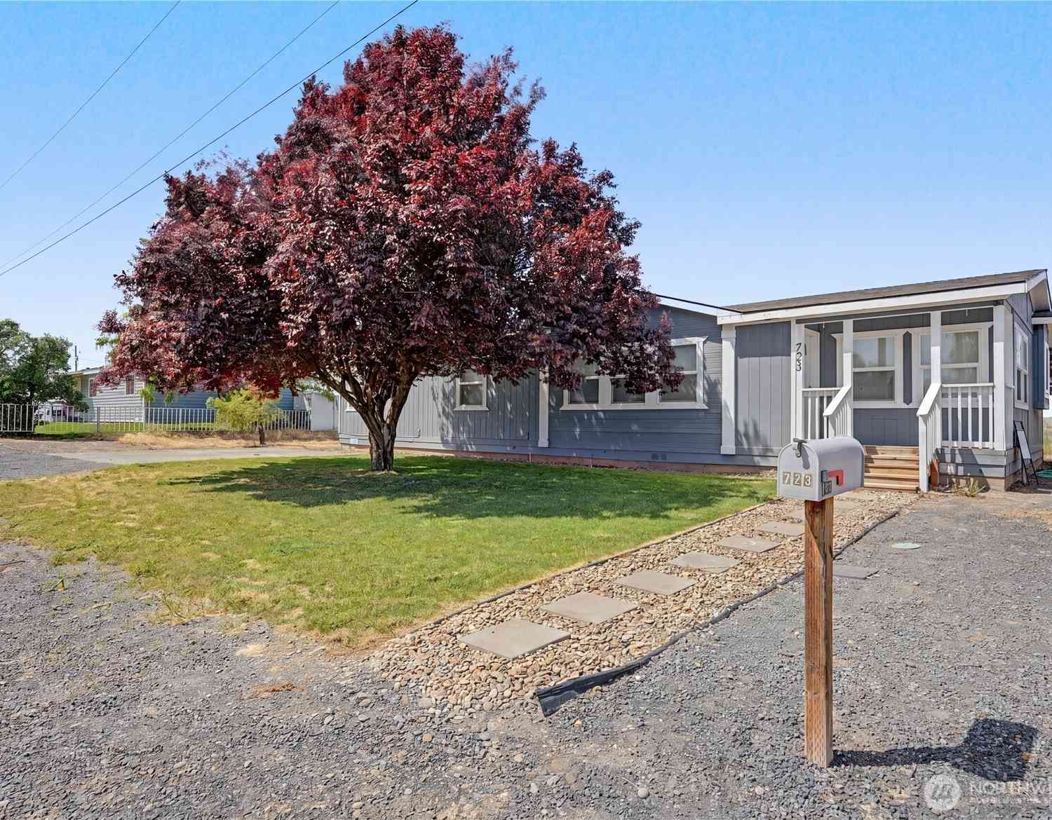 Mobile Home For Sale - 723 S Jackson Street<br/> Grant County, Warden, WA 98857