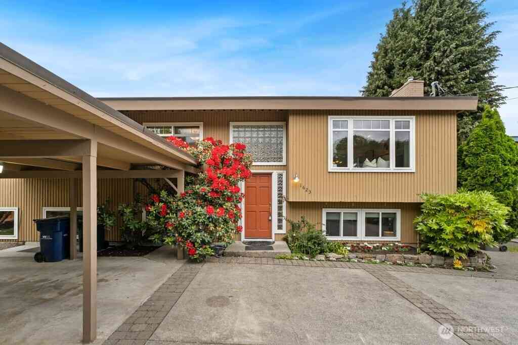 Homes For Sale - 1623 2nd Street<br/> Kirkland, WA 98033