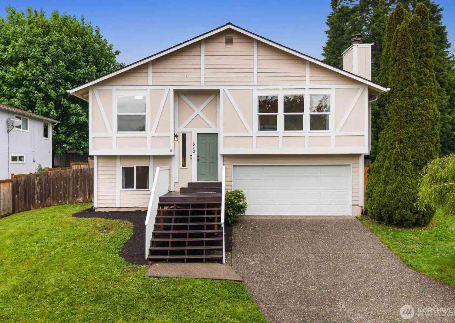 Homes For Sale - 612 19th Street<br/> Snohomish, WA 98290