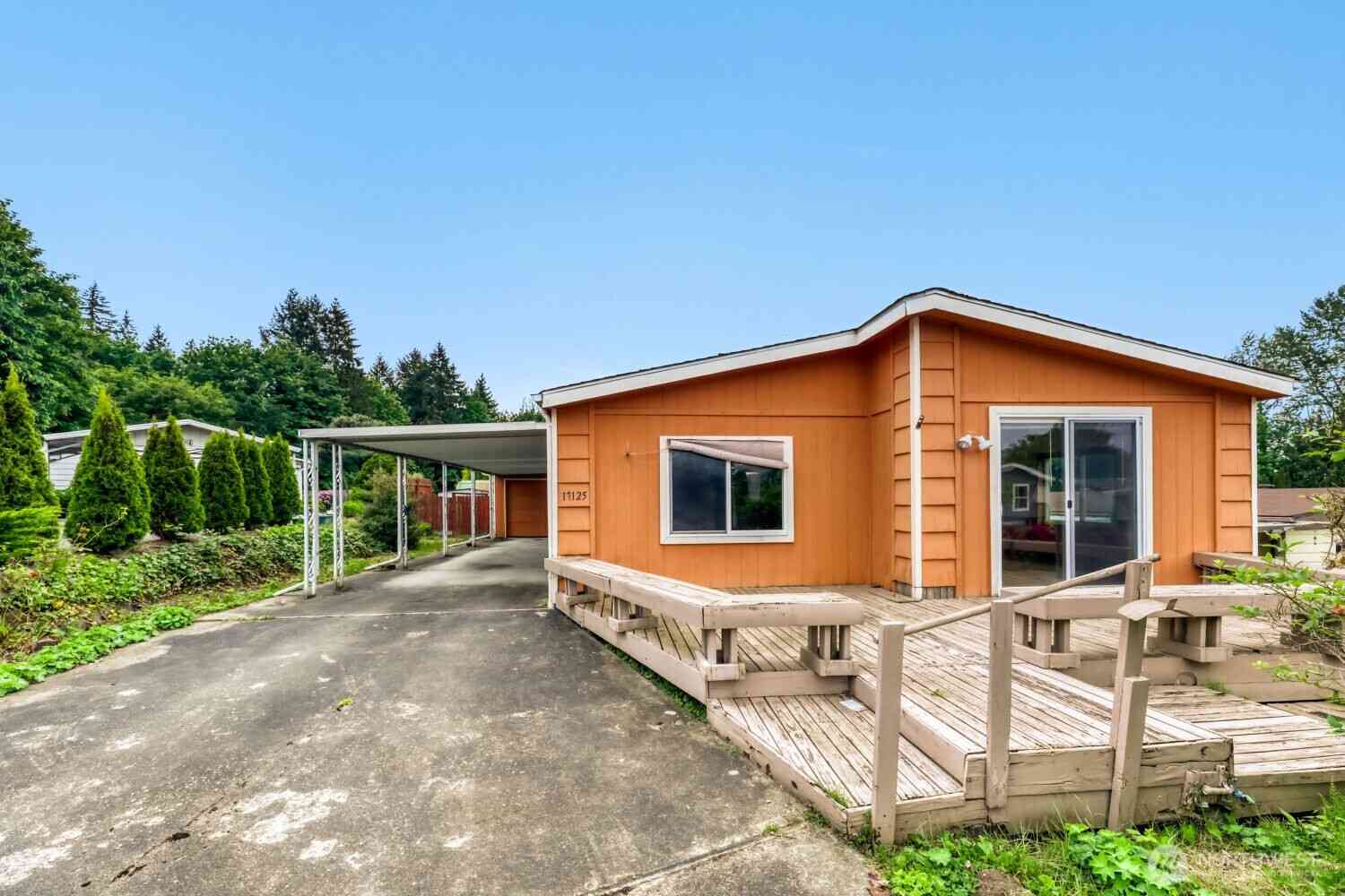 Mobile Home For Sale - 17125 Woodcrest Drive<br/> Bothell, WA 98011