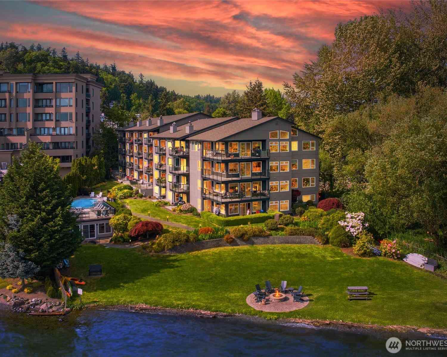 Condo For Sale - 9201 NE Juanita Drive #403<br/> Kirkland, WA 98034