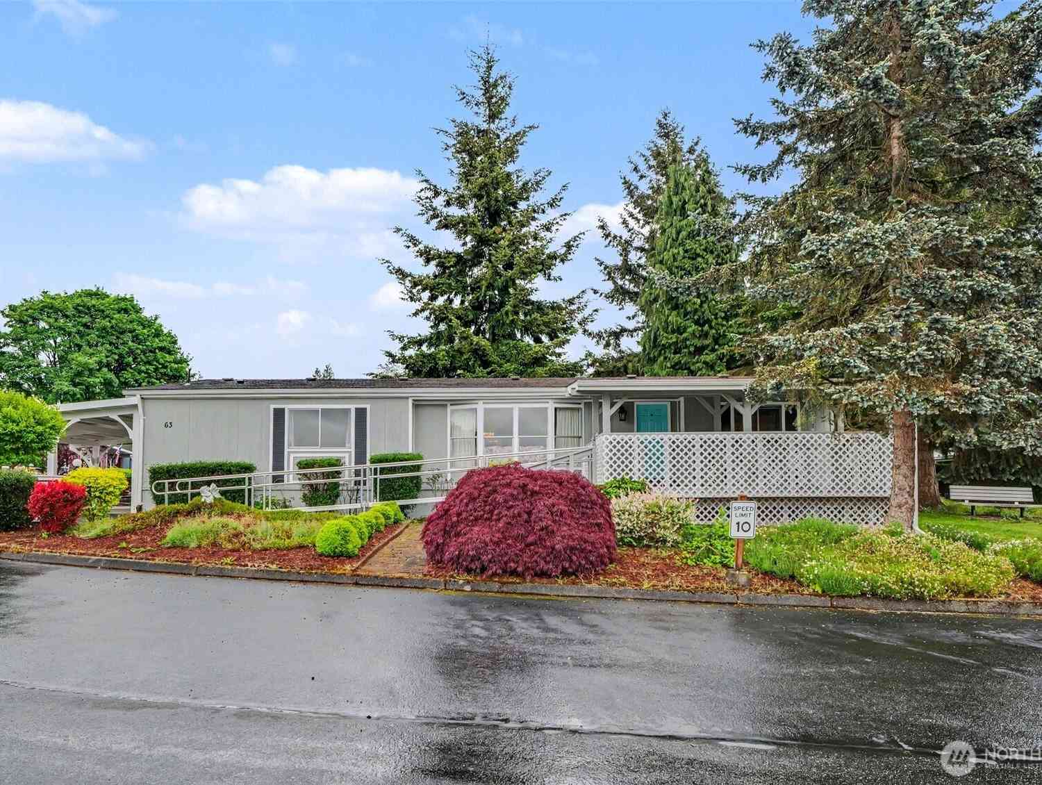 Mobile Home For Sale - 8430 15th Place #63<br/> Lake Stevens, WA 98258