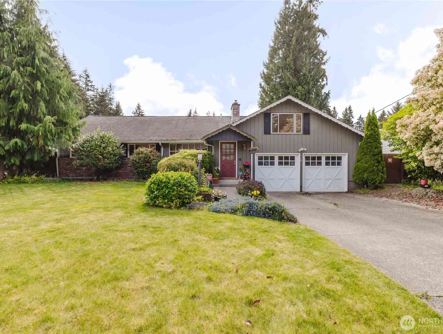 Homes For Sale - 6850 E Grandview Street<br/> Tacoma, WA 98404