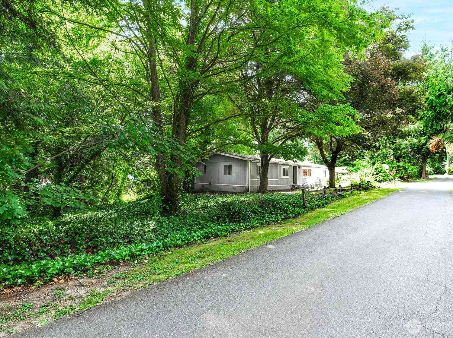 Mobile Home For Sale - 20115 49th Drive<br/> Bothell, WA 98012