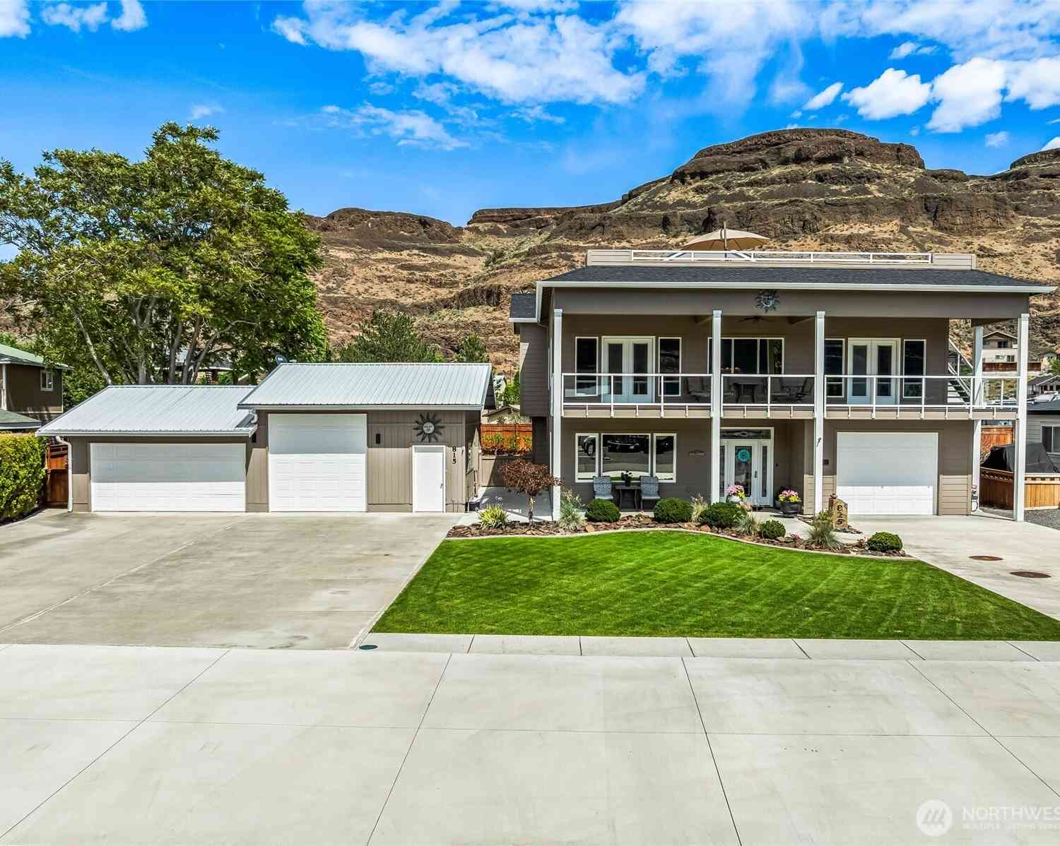 Homes For Sale - 825 / 815 Hunter Avenue<br/> Grant County, Quincy, WA 98848