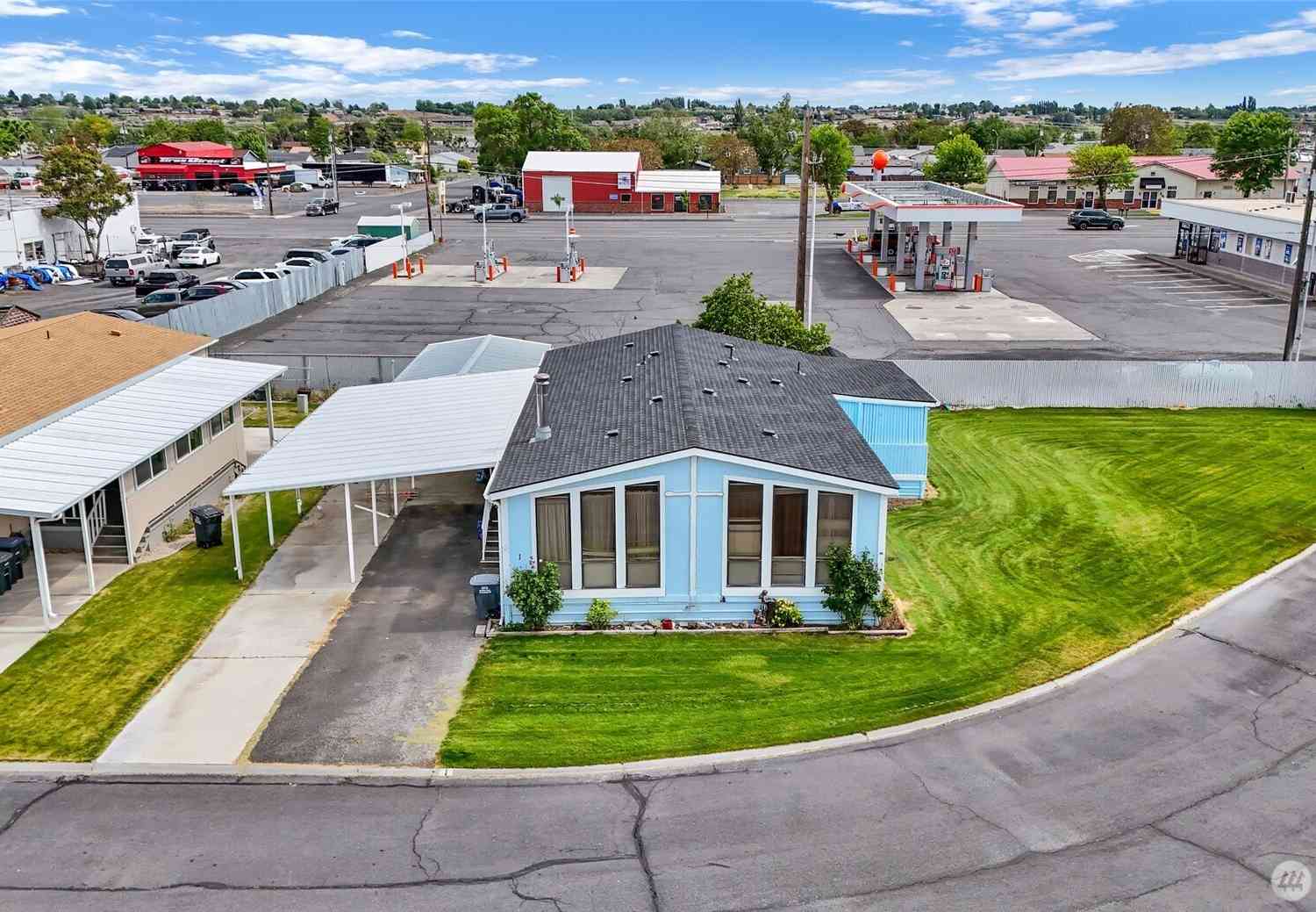 Mobile Home For Sale - 2240 W Broadway Avenue #1<br/> Moses Lake, WA 98837