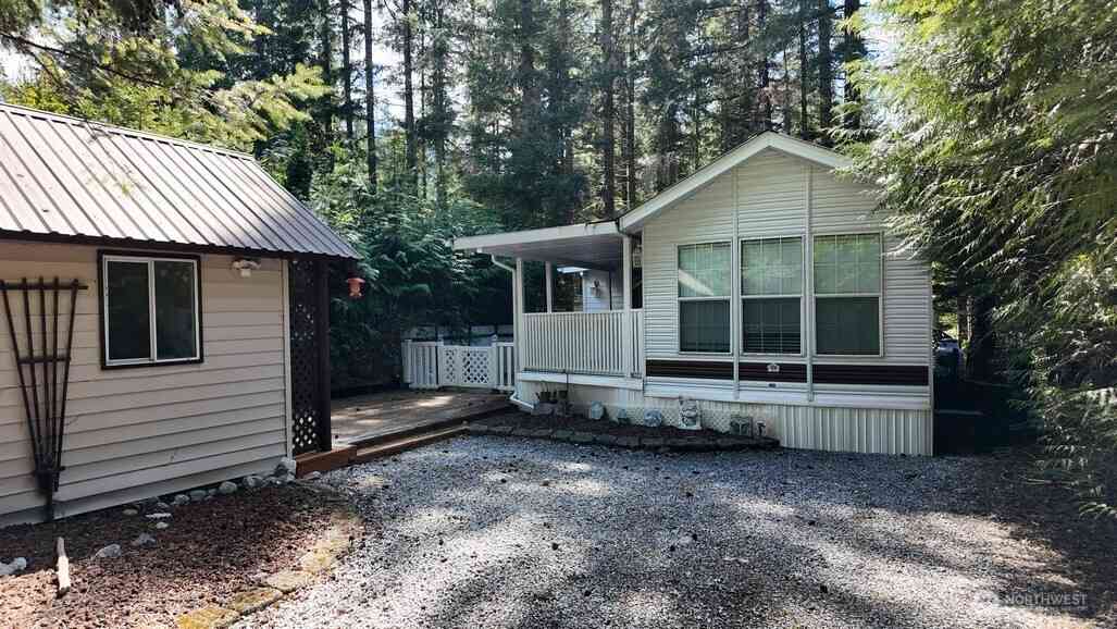Mobile Home For Sale - 35 Branch Circle<br/> Deming, WA 98244