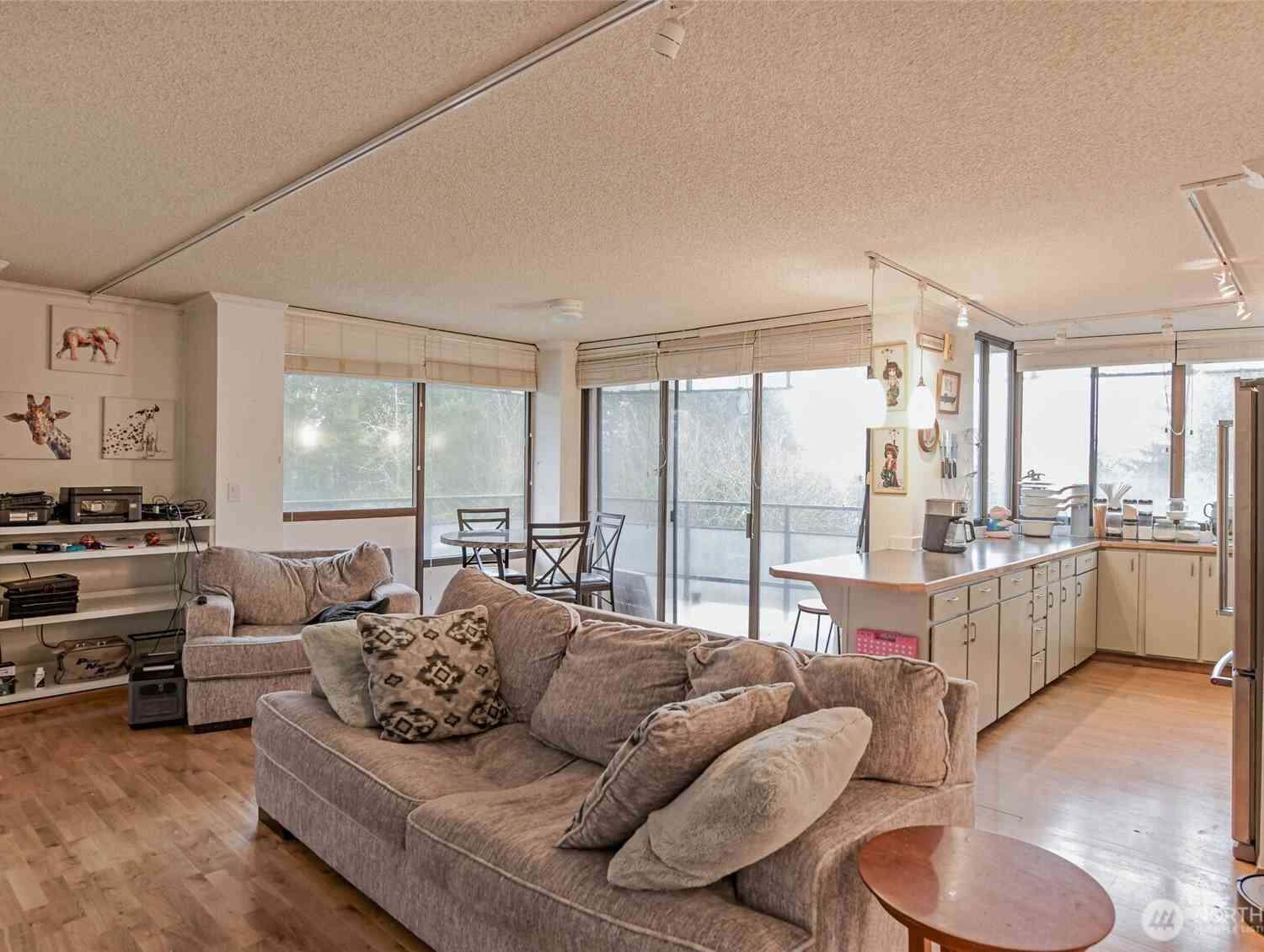 Condo For Sale - 1910 Evergreen Park Drive #302<br/> Thurston County, Olympia, WA 98502