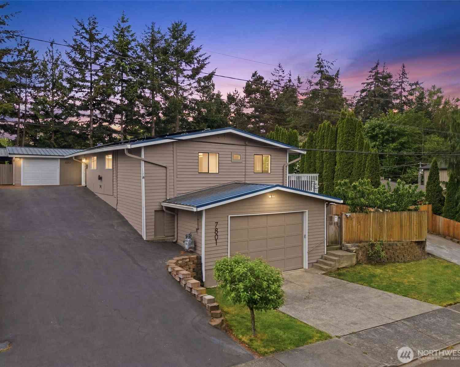 Homes For Sale - 7801 NE 133rd Place<br/> Kirkland, WA 98034