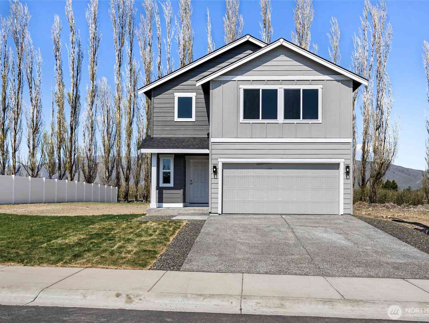 Homes For Sale - 518 Chinook Winds Lane<br/> Tieton, WA 98947