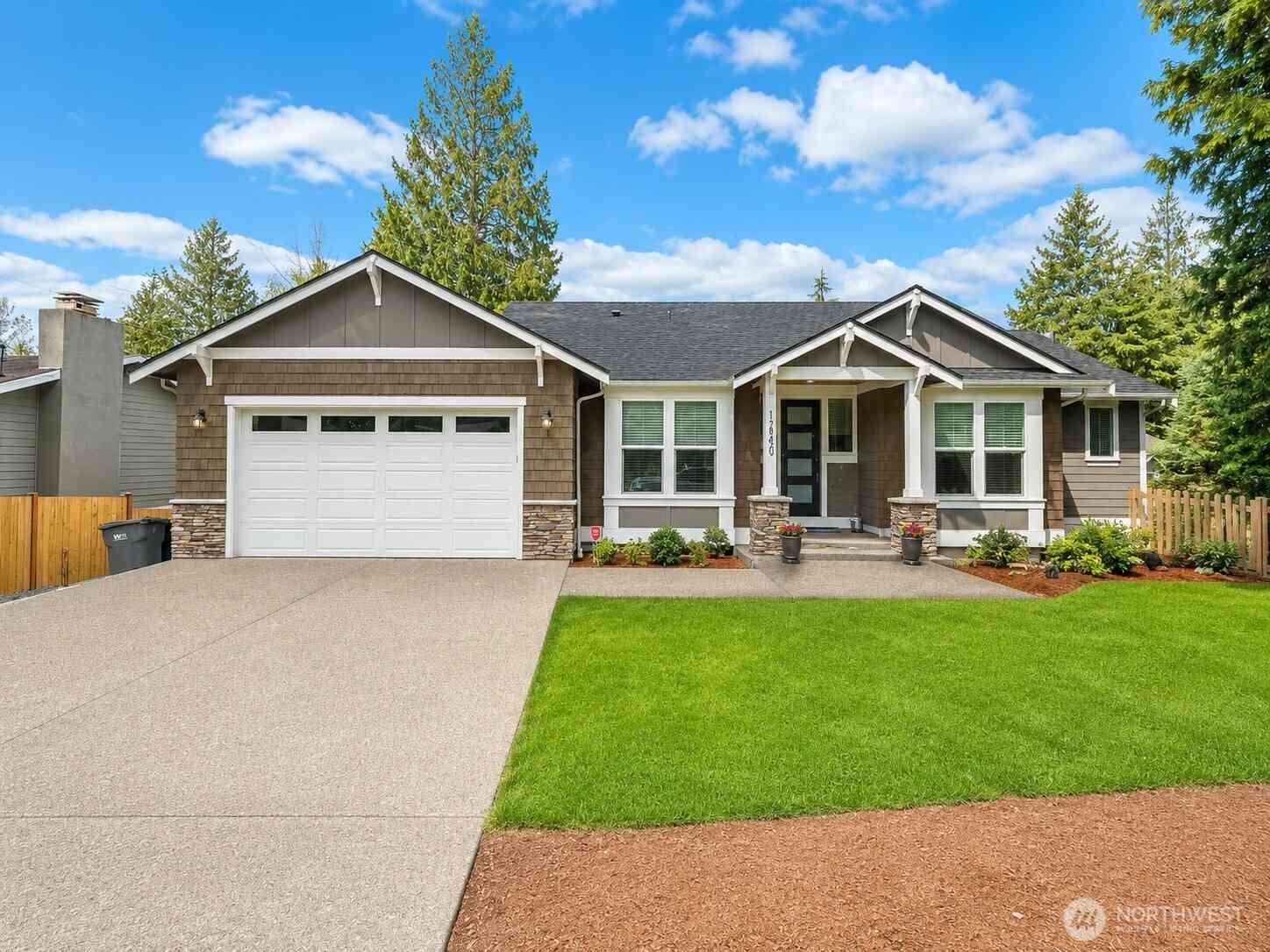 Homes For Sale - 12500 Robinhood Lane<br/> Snohomish, WA 98290