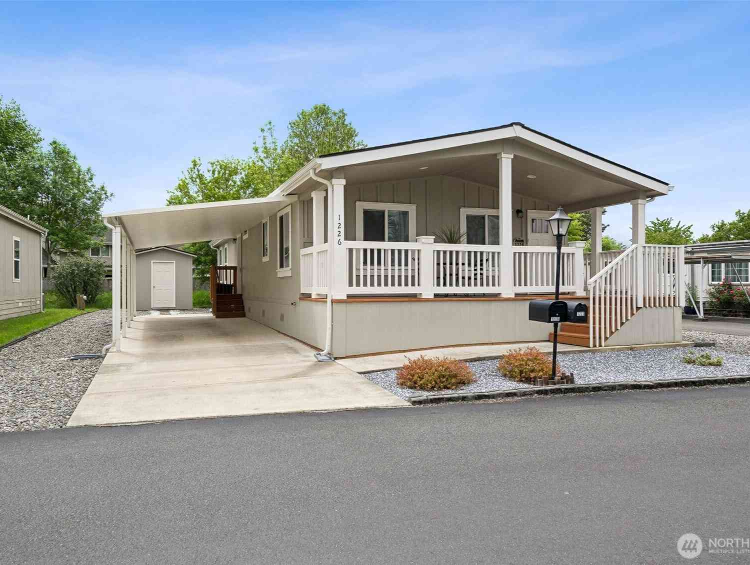 Mobile Home For Sale - 1226 Maple Drive<br/> Enumclaw, WA 98022