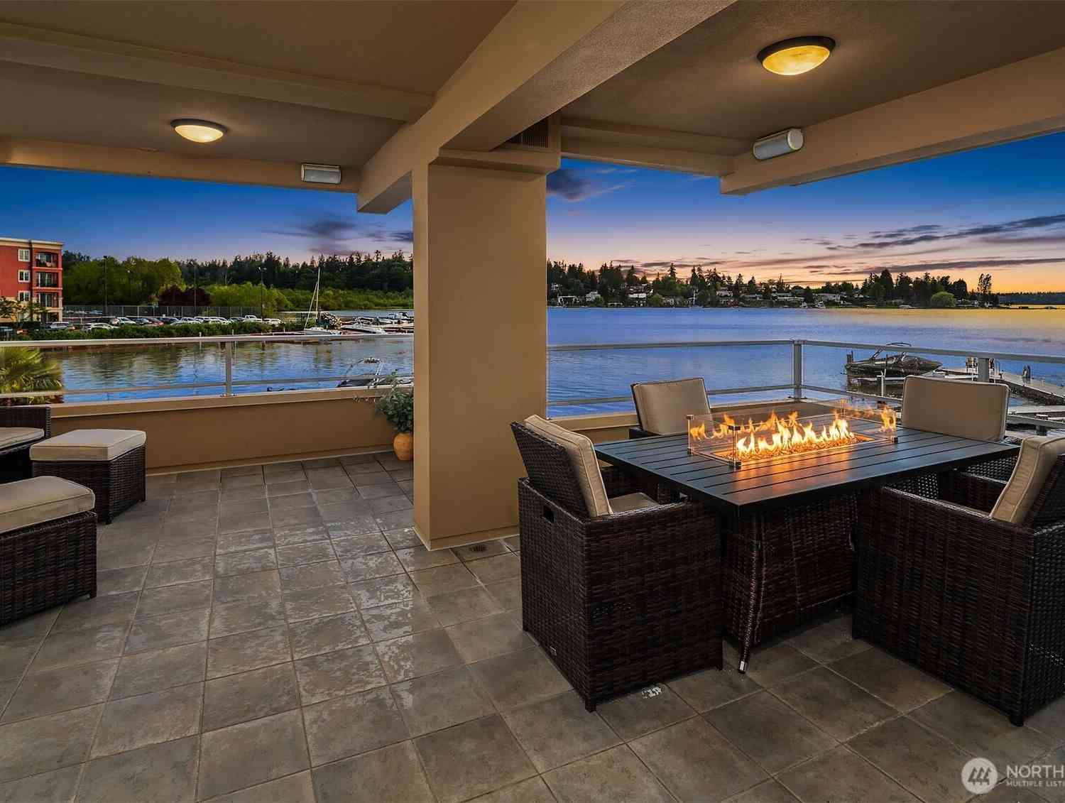 Condo For Sale - 4511 Lake Washington Blvd. #2<br/> Kirkland, WA 98033