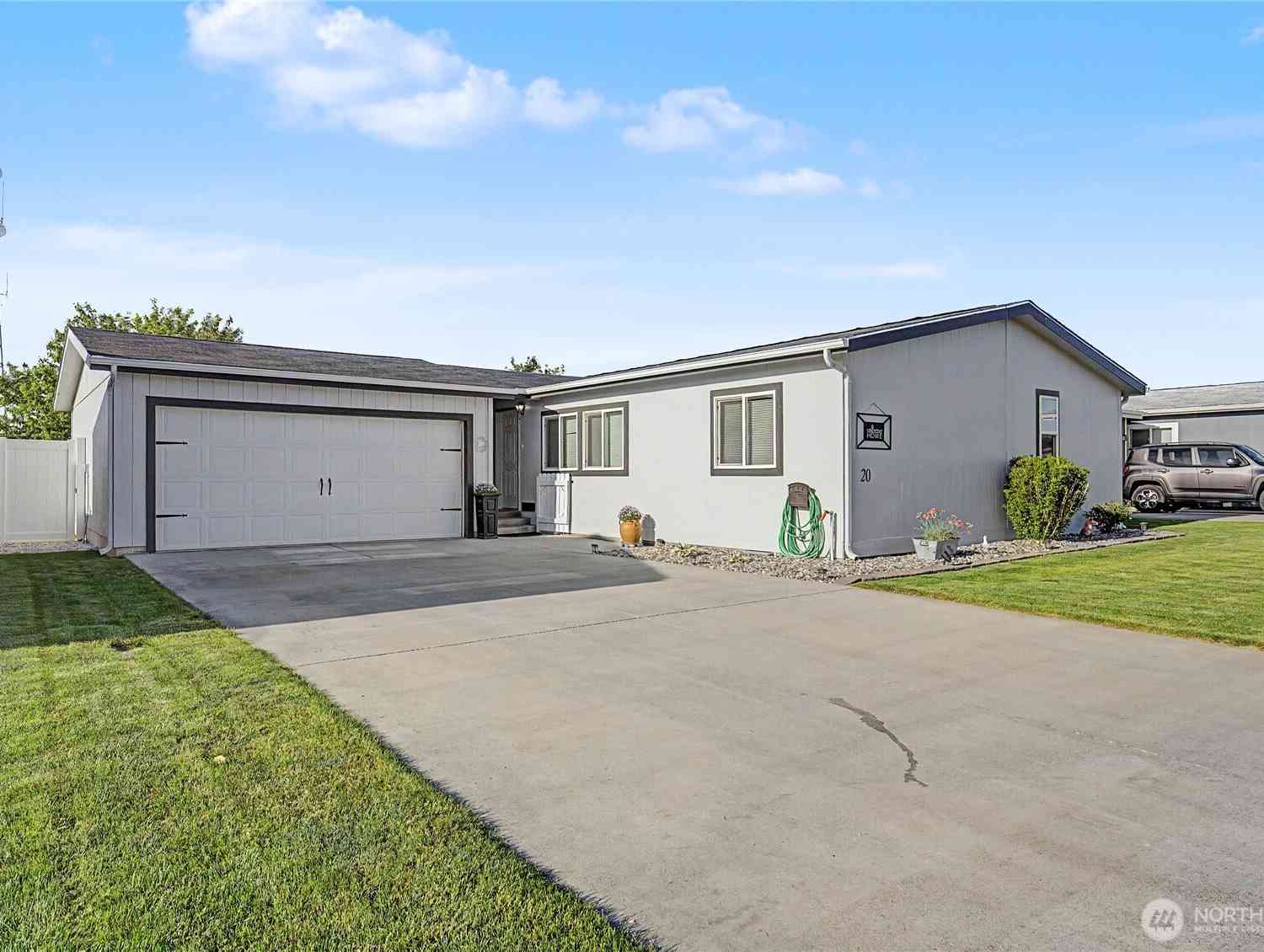 Mobile Home For Sale - 1701 E Burr Avenue #20<br/> Grant County, Moses Lake, WA 98837