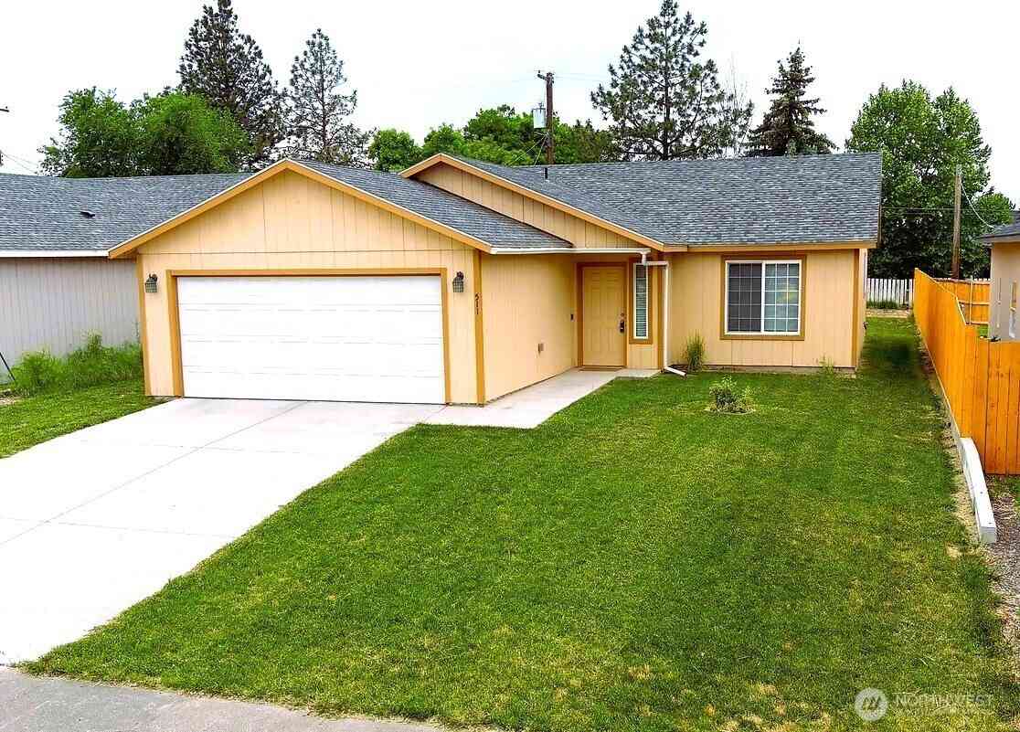 Homes For Sale - 511 S Main Street<br/> Grant County, Warden, WA 98857