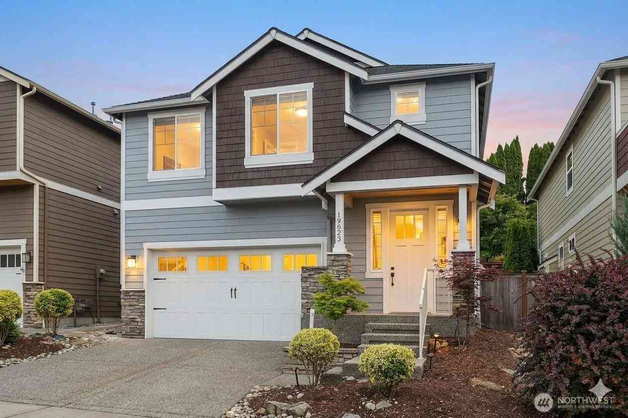 Condo For Sale - 19623 23rd Drive<br/> Bothell, WA 98012