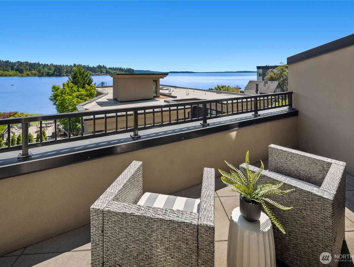 Condo For Sale - 9123 NE Juanita Drive #205<br/> Kirkland, WA 98034
