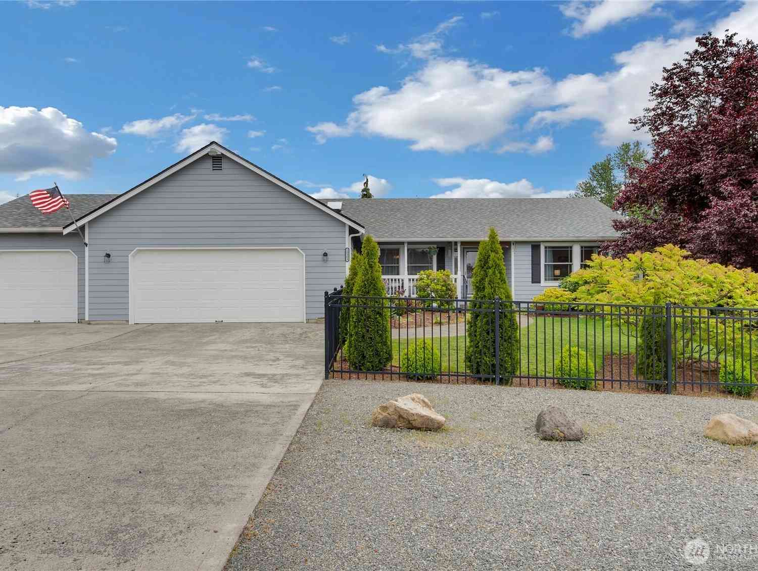 Homes For Sale - 10909 Vickery Avenue<br/> Tacoma, WA 98446