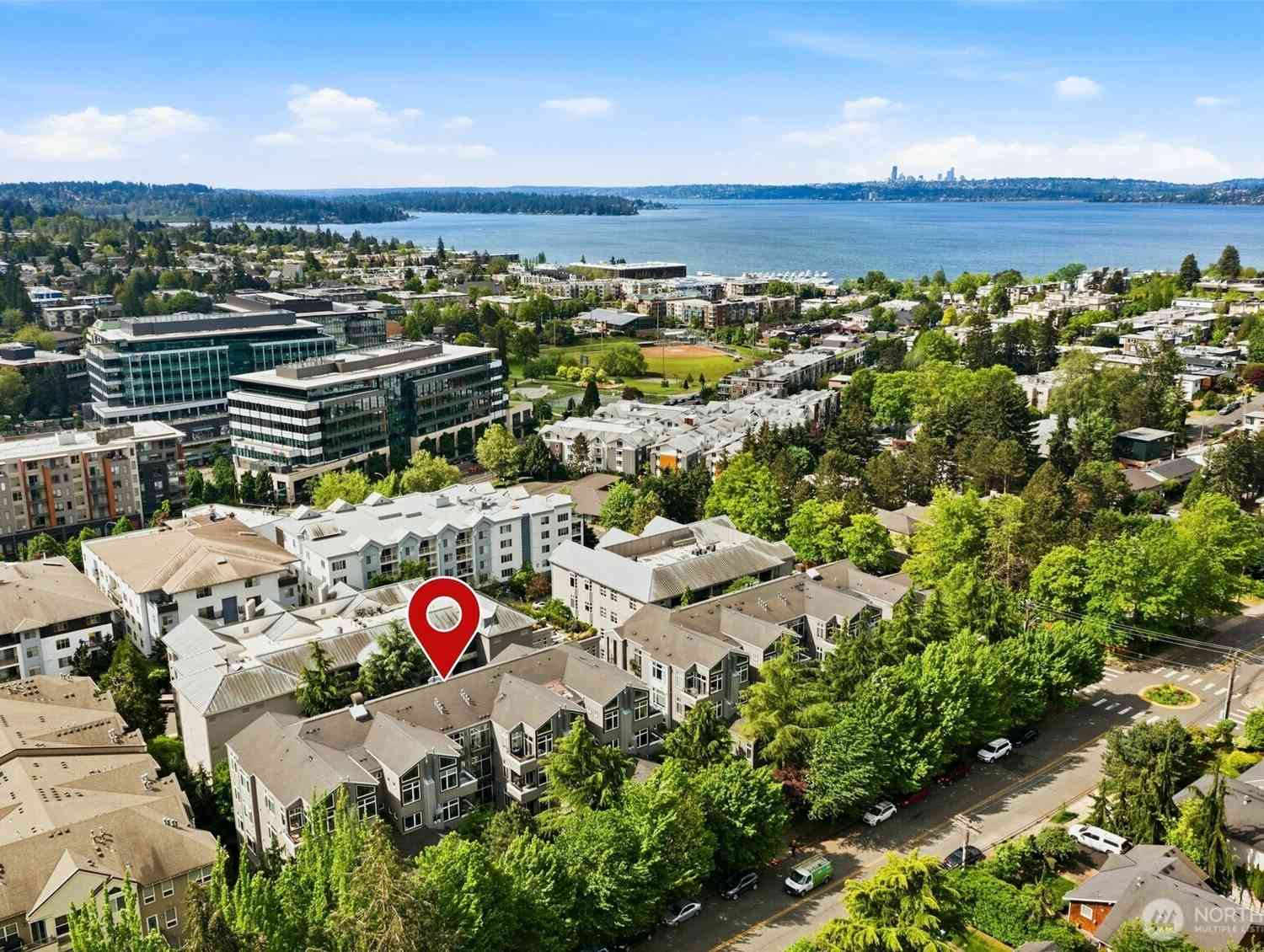 Condo For Sale - 521 7th Avenue #207<br/> Kirkland, WA 98033