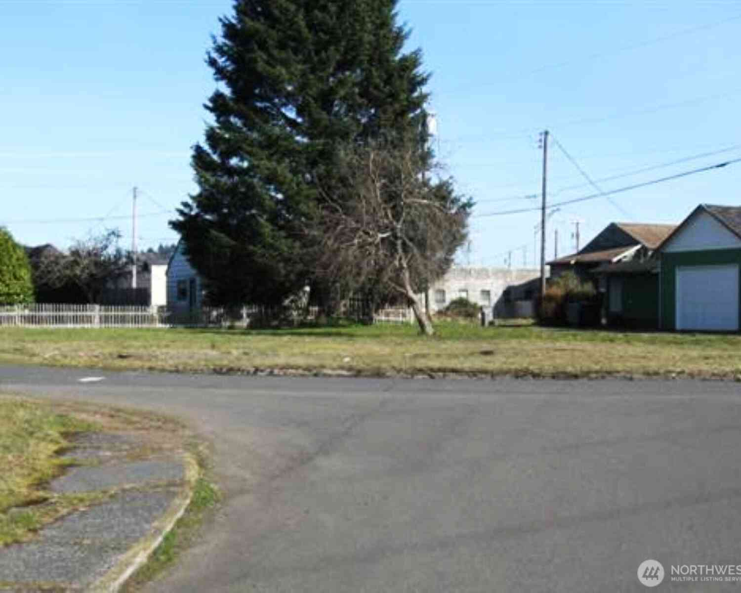 Vacant Land For Sale - 418 N Division Street<br/> Aberdeen, WA 98520