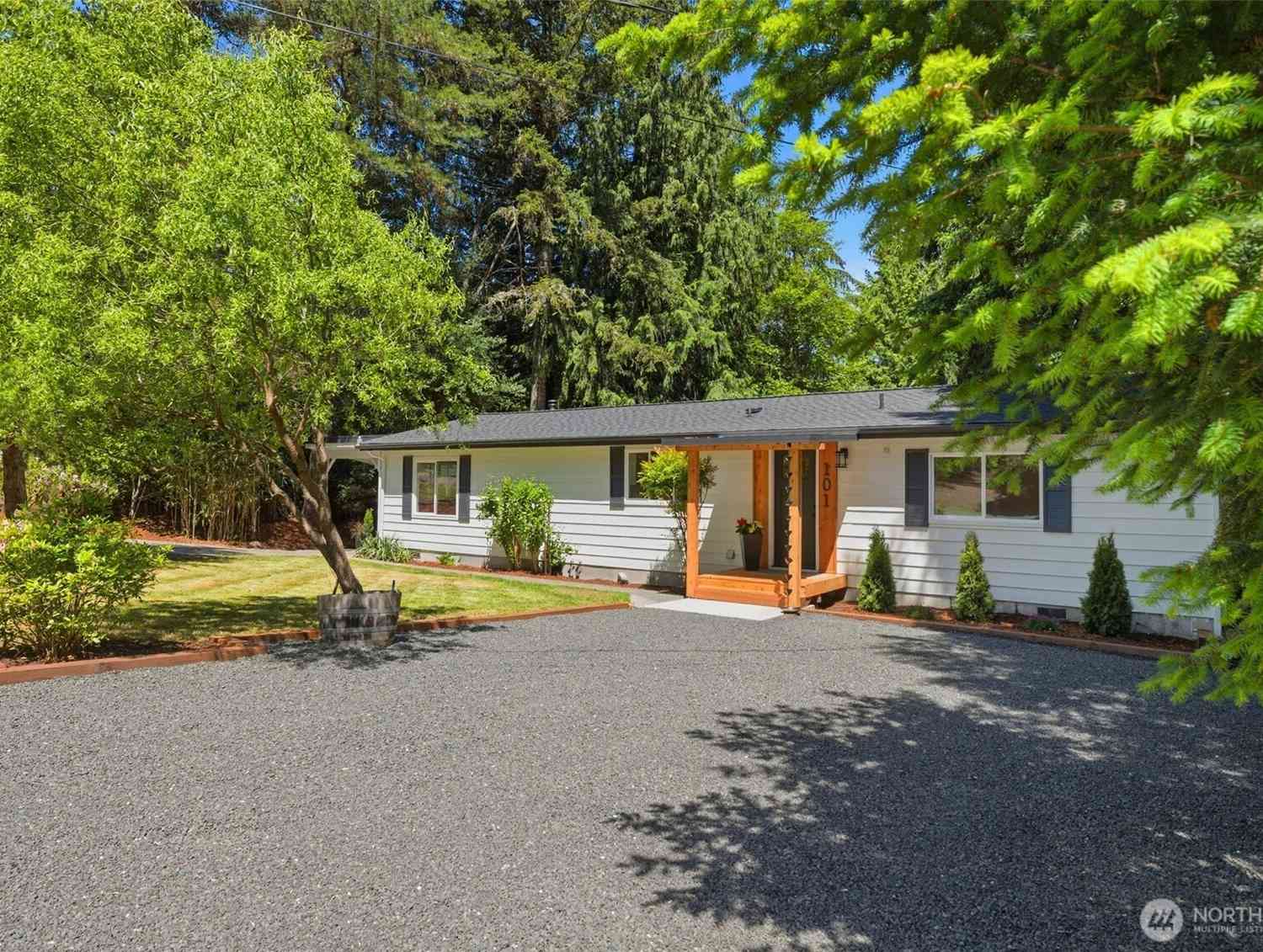 Mobile Home For Sale - 101 E Snow Cap Drive<br/> Belfair, WA 98528