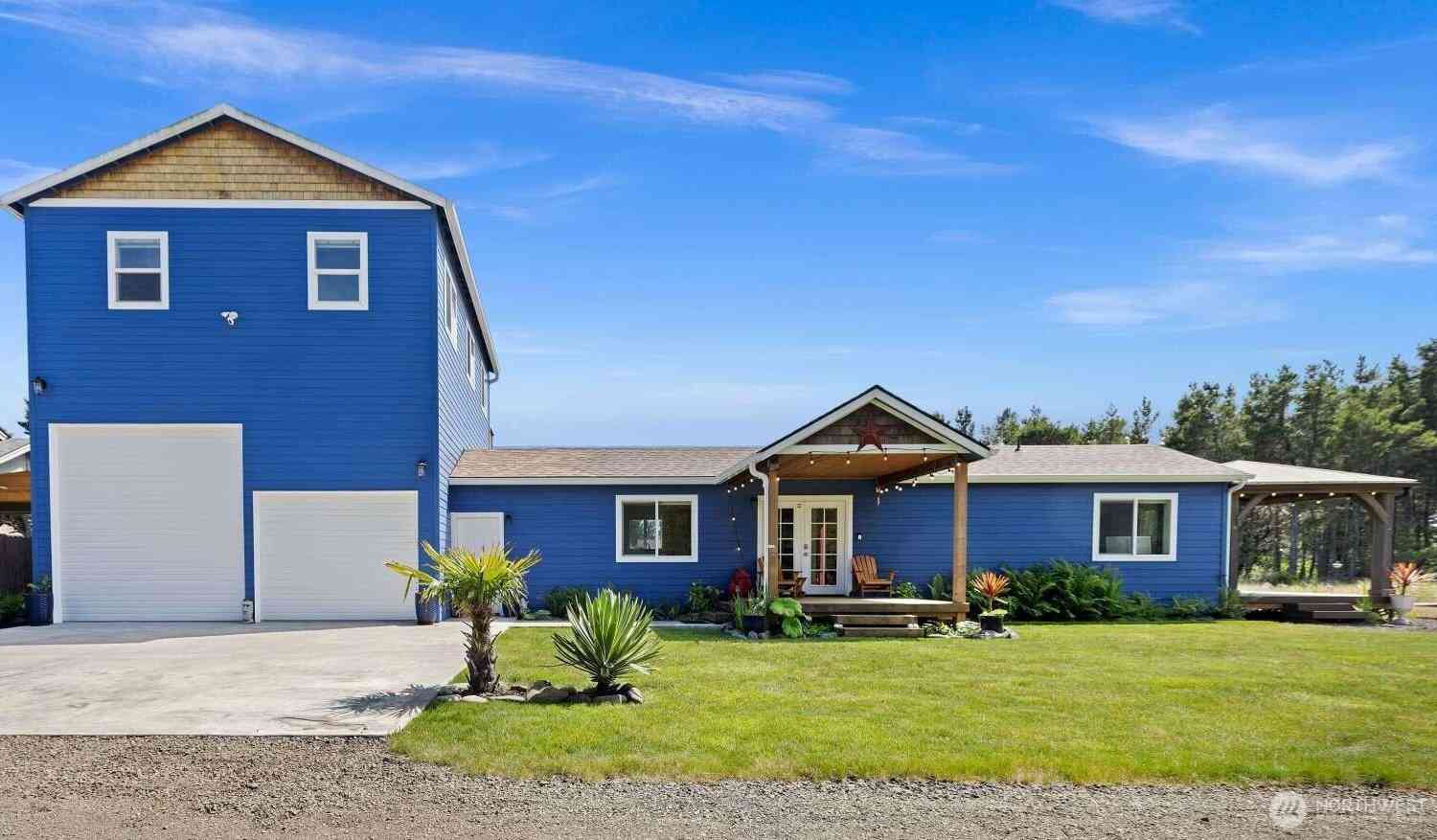 Homes For Sale - 205 9th Street<br/> Long Beach, WA 98631
