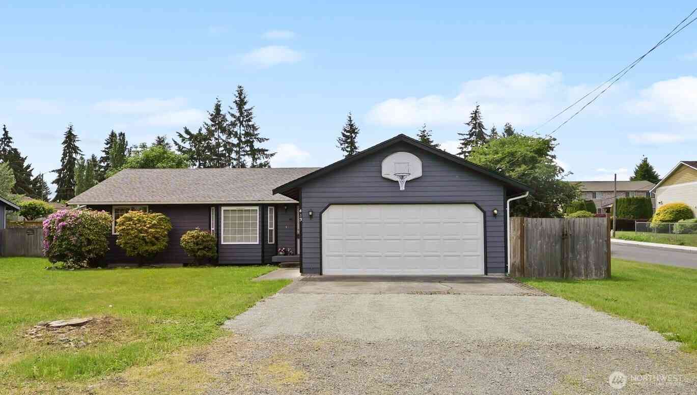 Homes For Sale - 413 Mckenzie Avenue<br/> Yelm, WA 98597