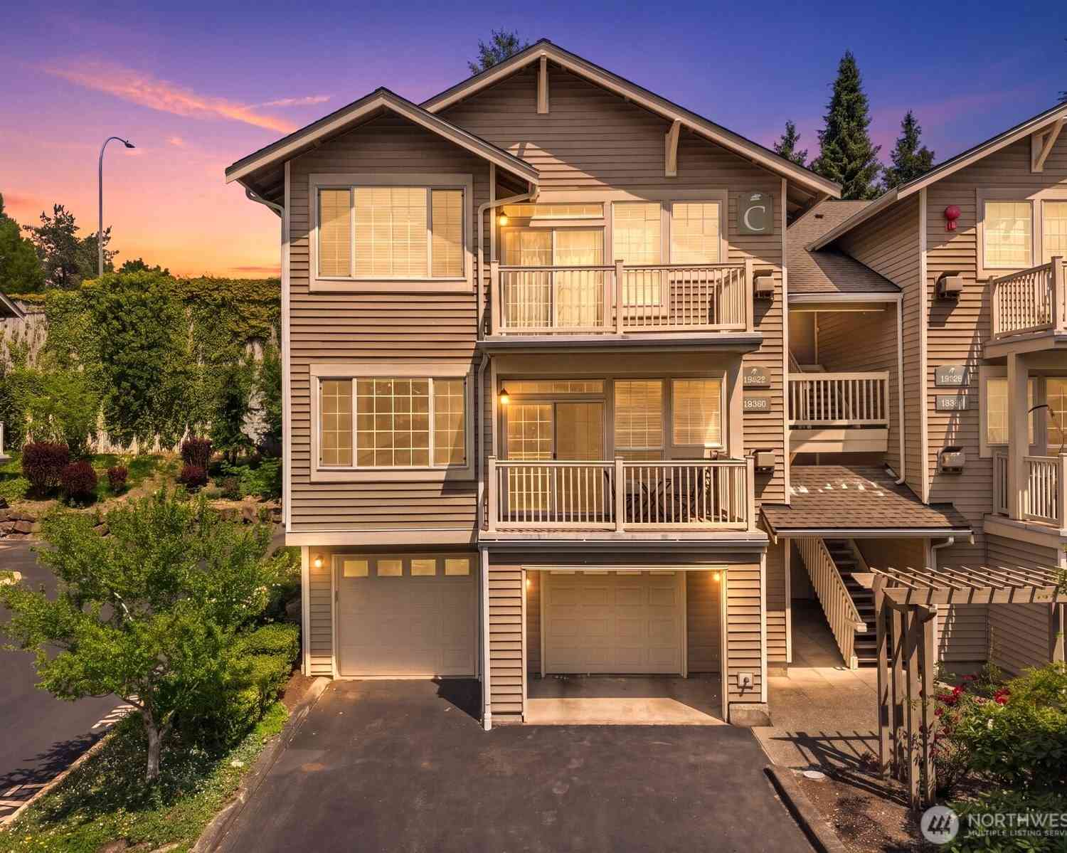 Condo For Sale - 18550 NE 57th Street #C18550<br/> Redmond, WA 98052