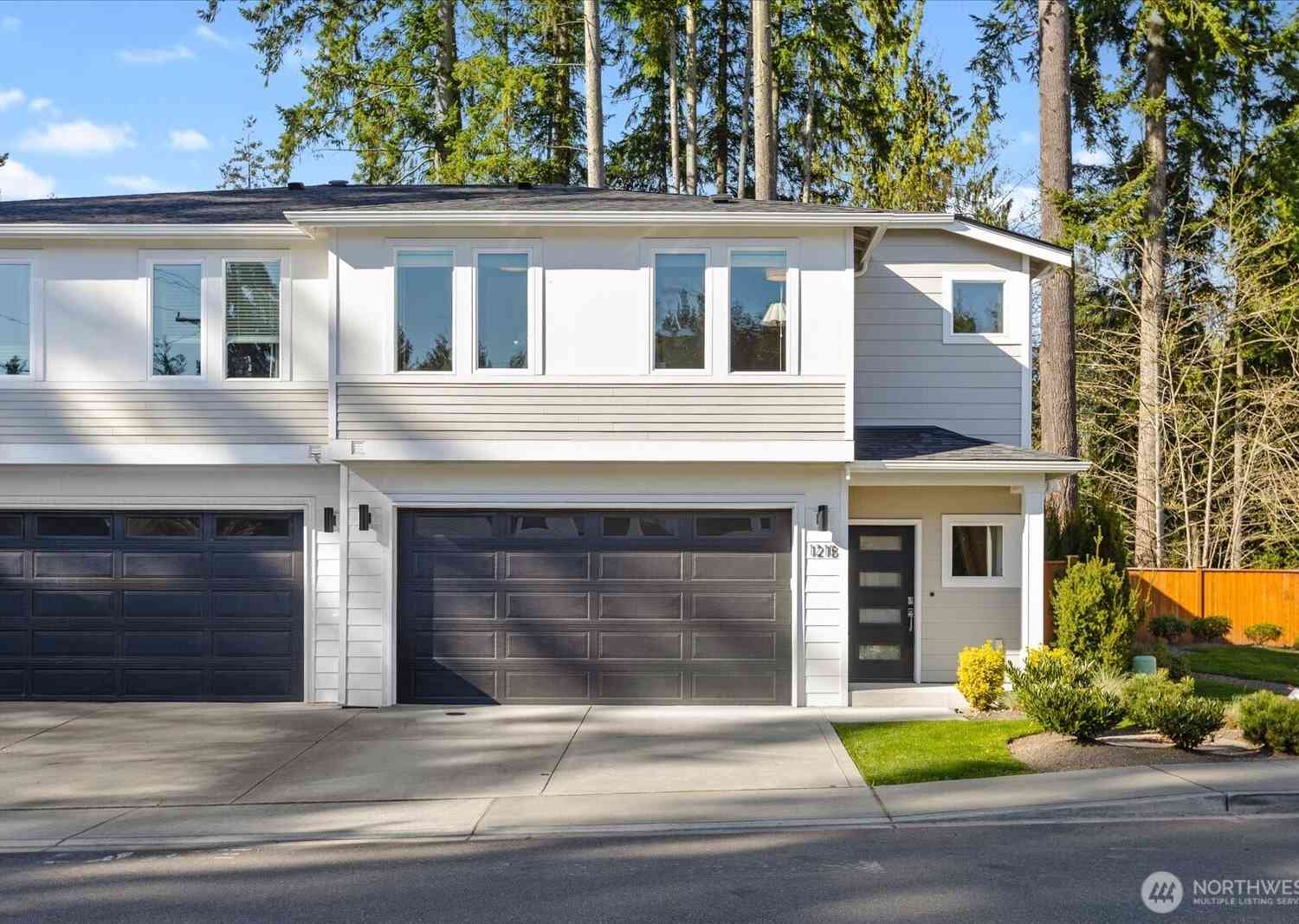 Condo For Sale - 121 171st Place #B<br/> Bothell, WA 98012