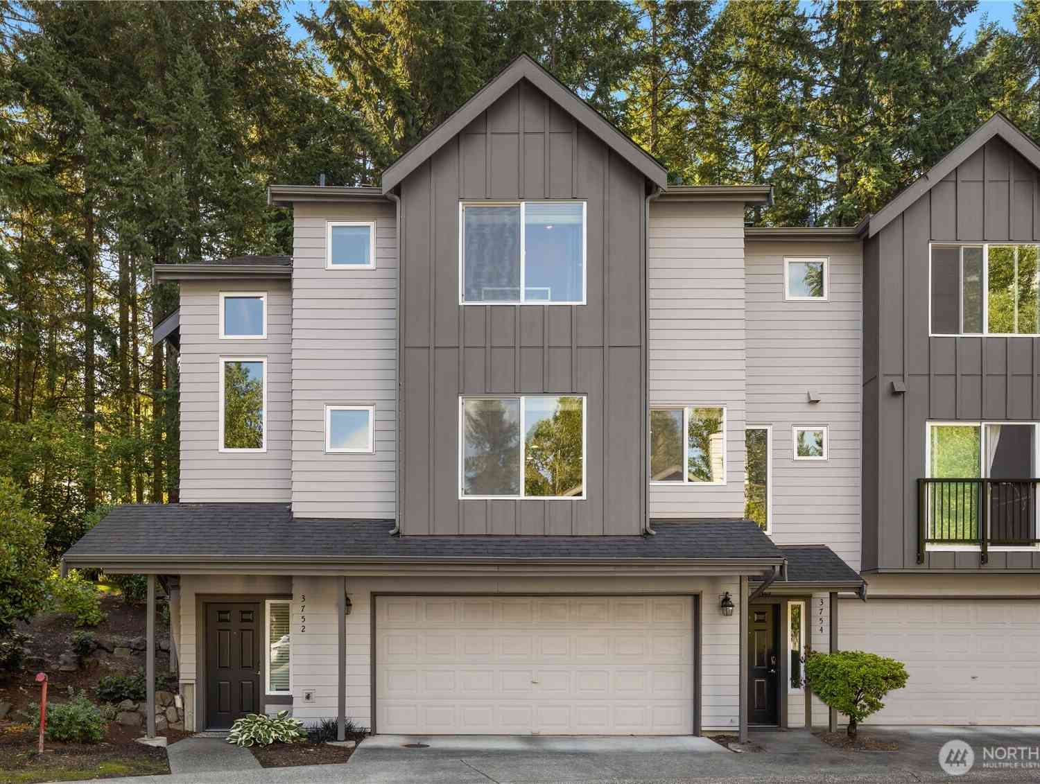 Homes For Sale - 3752 257th Avenue<br/> Sammamish, WA 98029