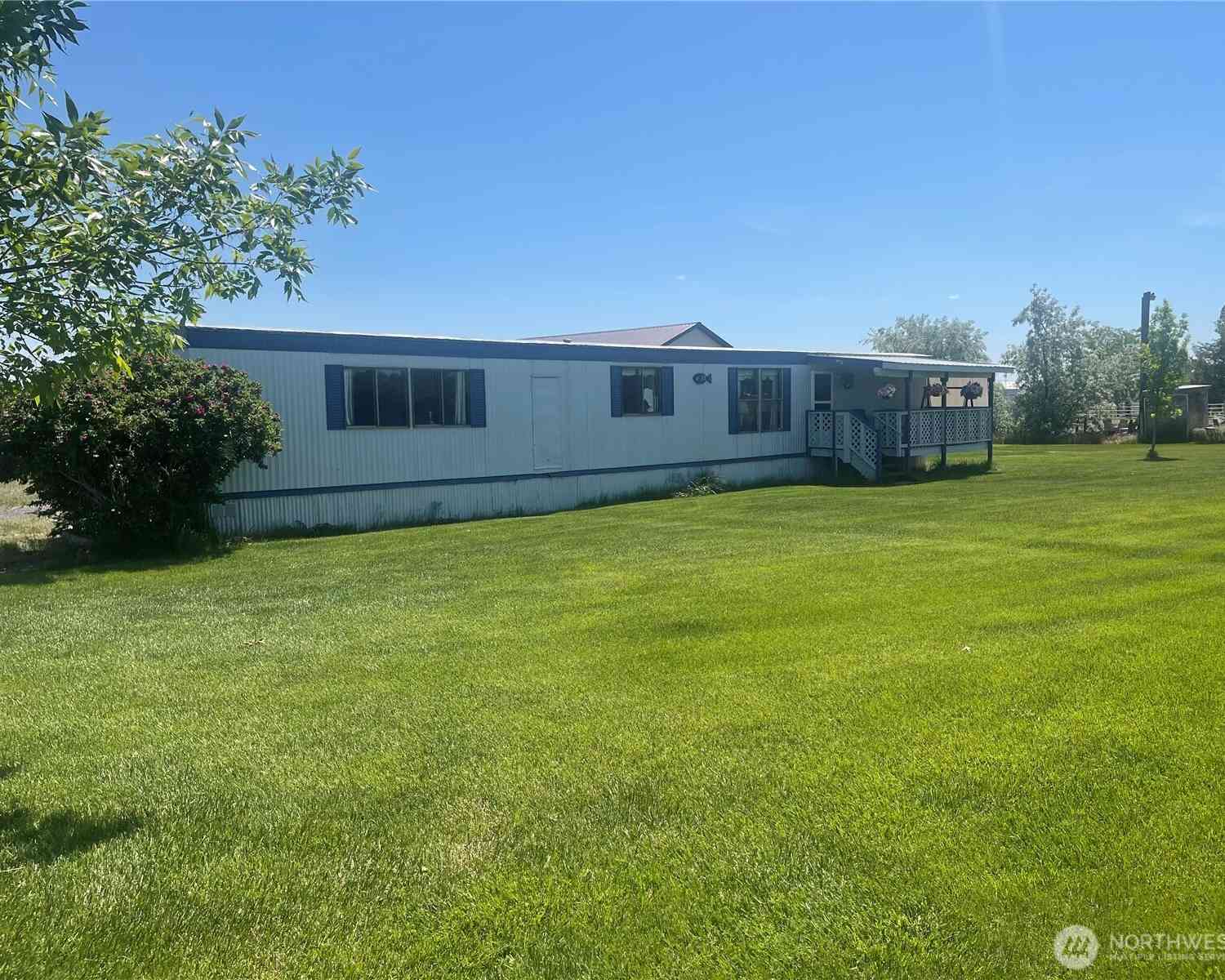 Mobile Home For Sale - 4283 NE Wenatchee Drive<br/> Grant County, Moses Lake, WA 98837