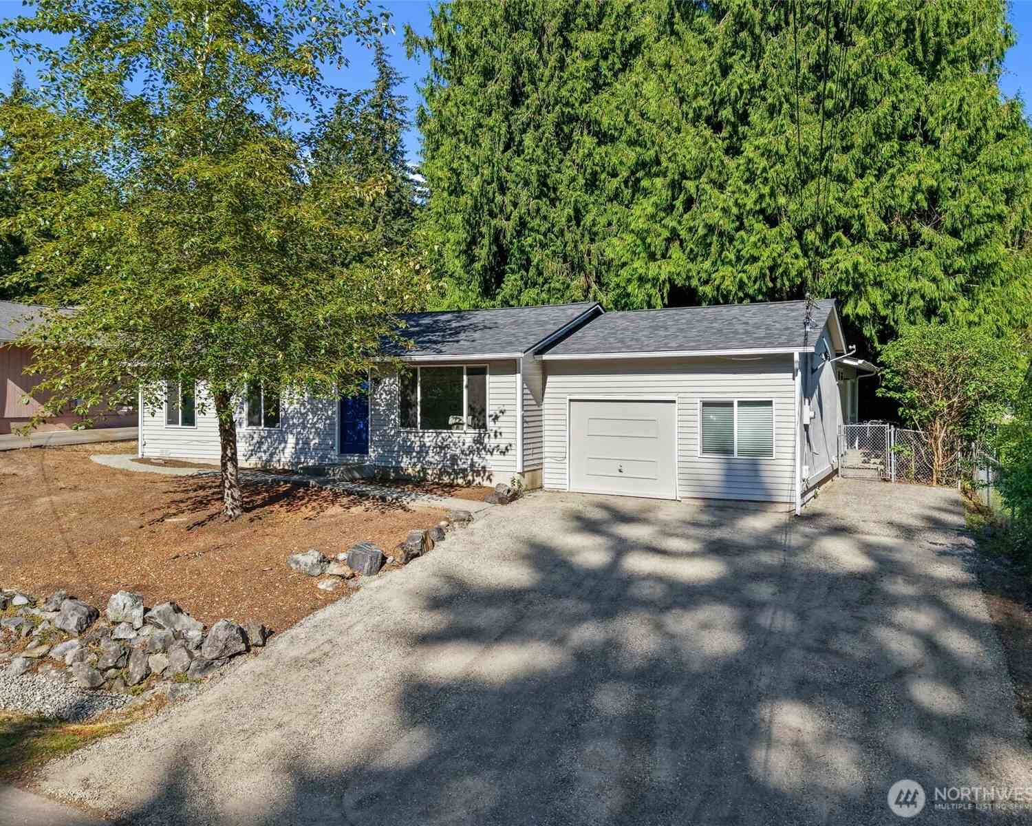 Homes For Sale - 936 210th Avenue<br/> Sammamish, WA 98074
