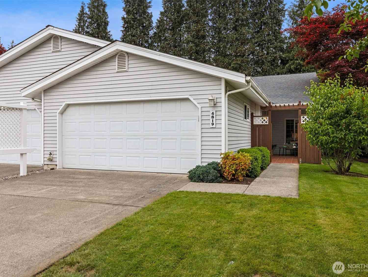 Condo For Sale - 4819 Stratford Lane<br/> Thurston County, Olympia, WA 98501