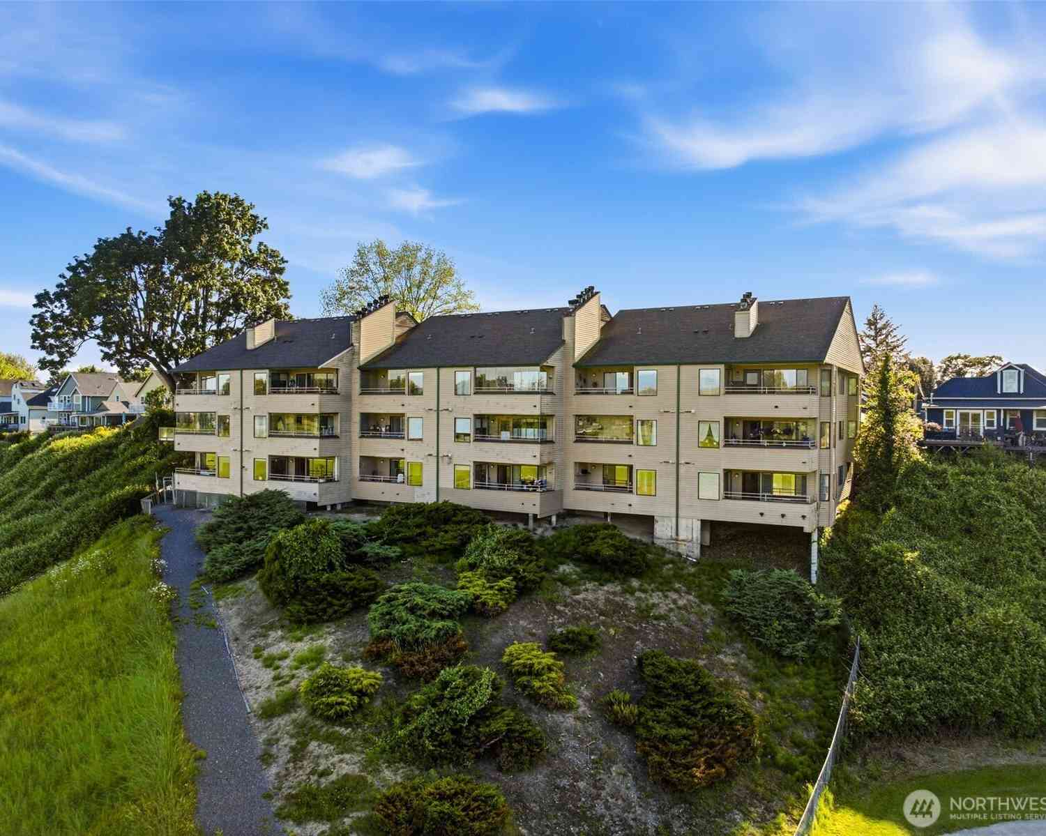 Condo For Sale - 101 Pine Ave #105<br/> Snohomish, WA 98290