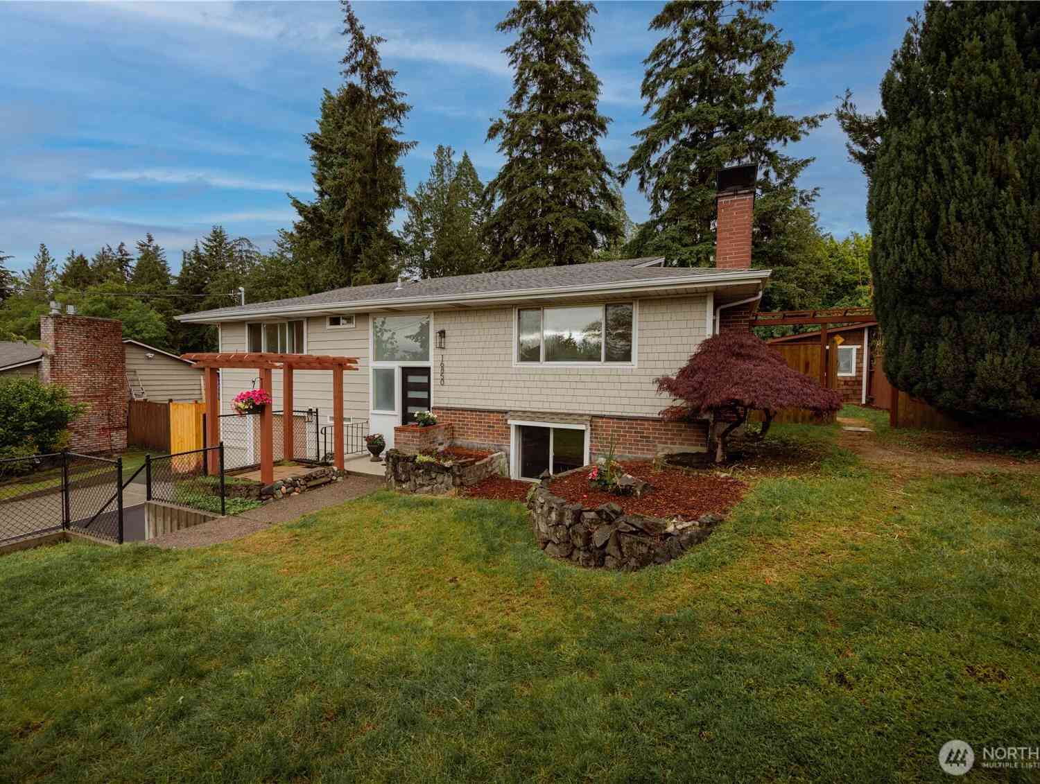 Homes For Sale - 16850 31st Place<br/> SeaTac, WA 98188