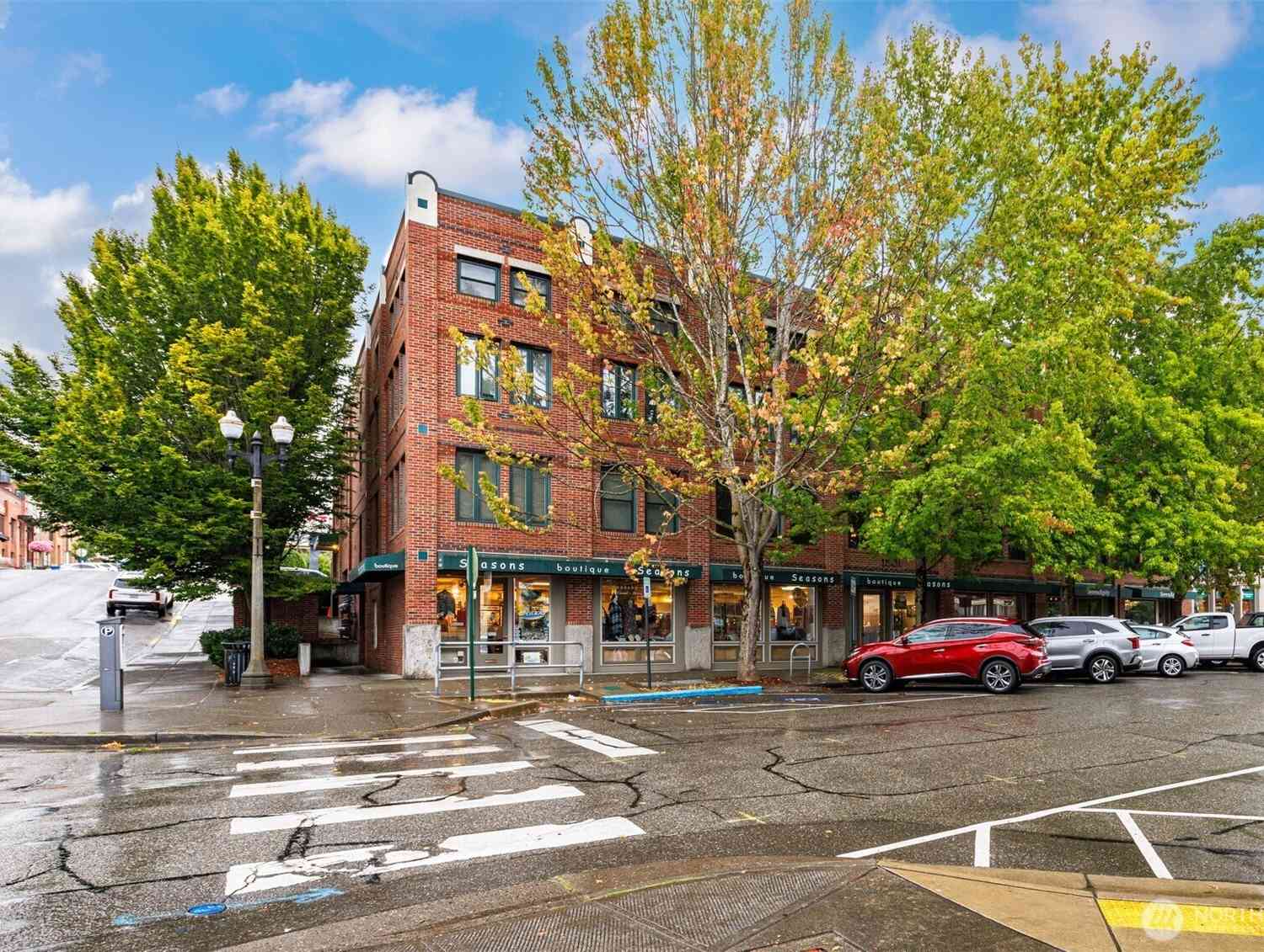 Condo For Sale - 1201 11th Street #303<br/> Whatcom County, Bellingham, WA 98225