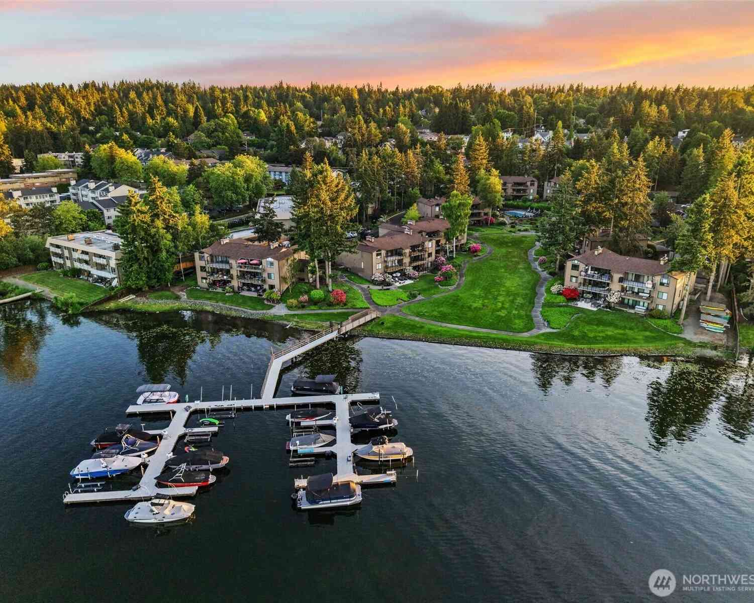 Condo For Sale - 17434 NE 40th Place #C5<br/> Redmond, WA 98052