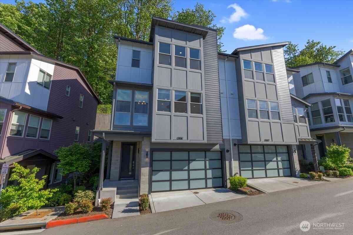 Condo For Sale - 13511 SE 68th Place #10-B2<br/> Newcastle, WA 98059