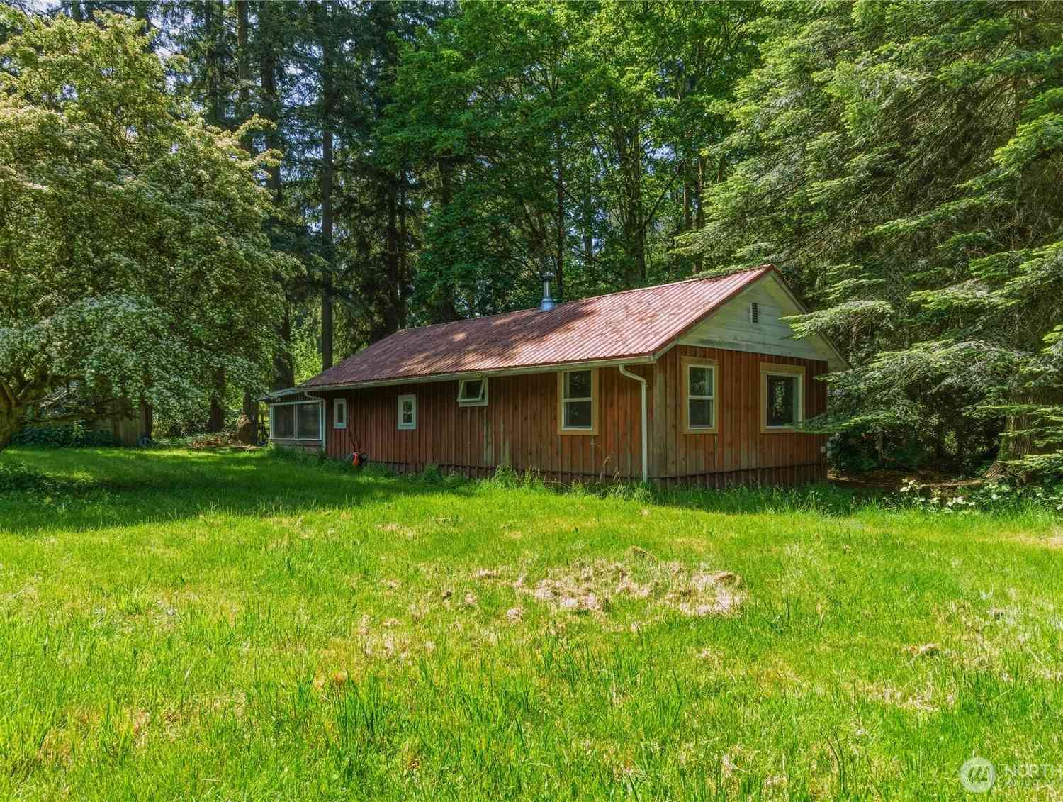 Homes For Sale - 3511 Quade Road<br/> Clinton, WA 98236