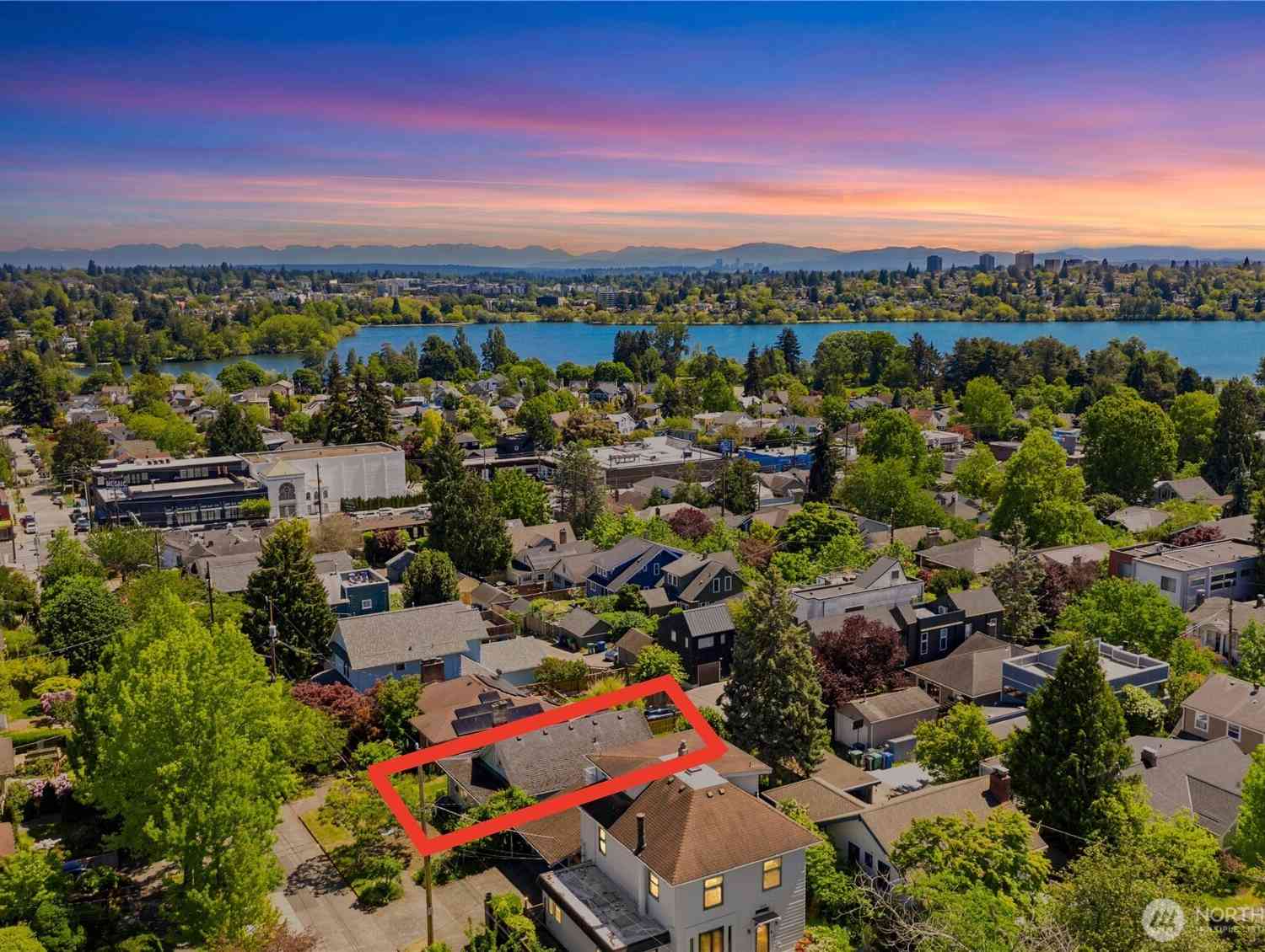 Vacant Land For Sale - 911 N 77th Street<br/> Seattle, WA 98103