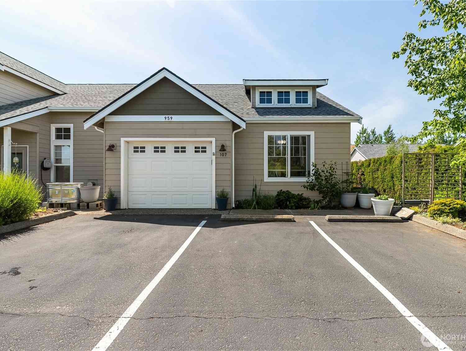 Condo For Sale - 959 Aaron Drive #E107<br/> Whatcom County, Lynden, WA 98264
