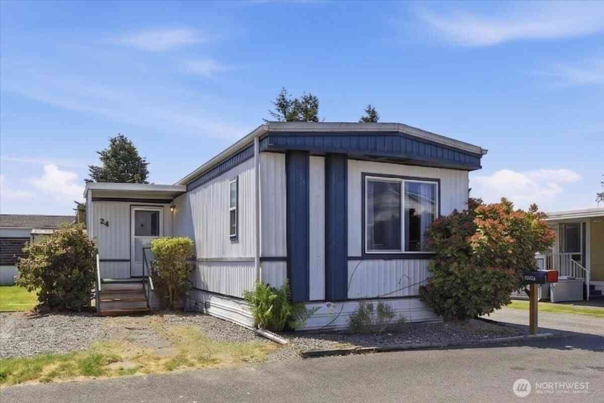 Mobile Home For Sale - 16600 25th Ave Ne #24<br/> Marysville, WA 98271