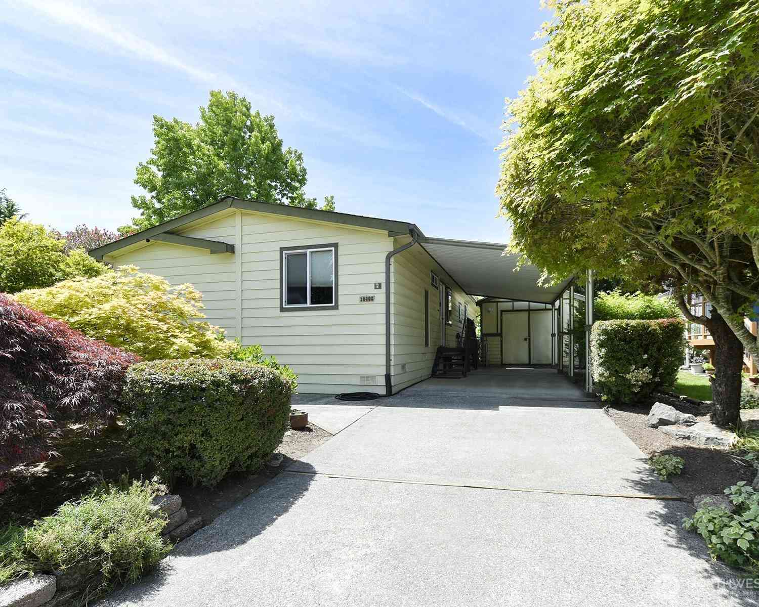 Mobile Home For Sale - 19805 127th Court<br/> Bothell, WA 98011