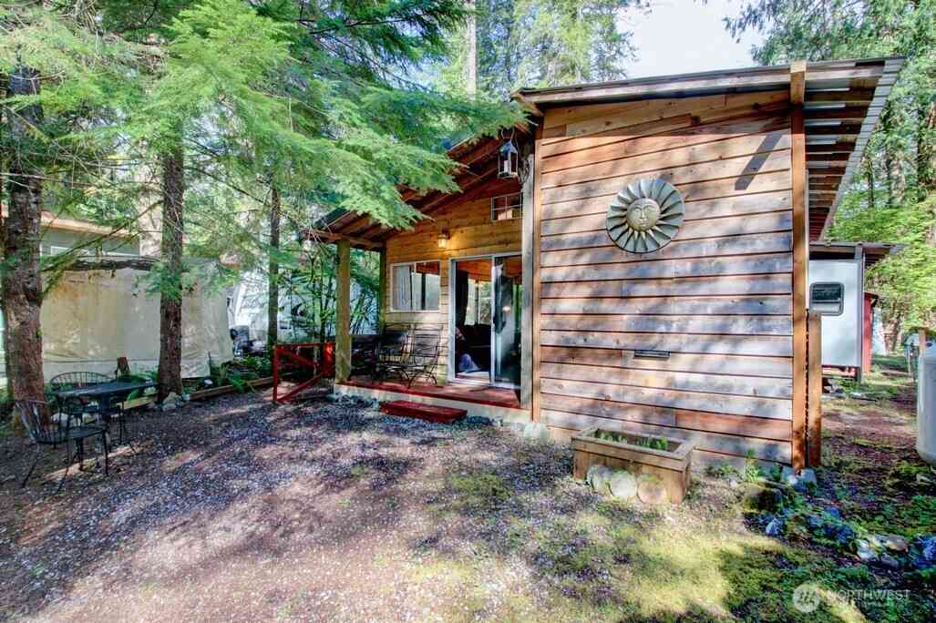 Mobile Home For Sale - 40 Wilderness Way<br/> Deming, WA 98244