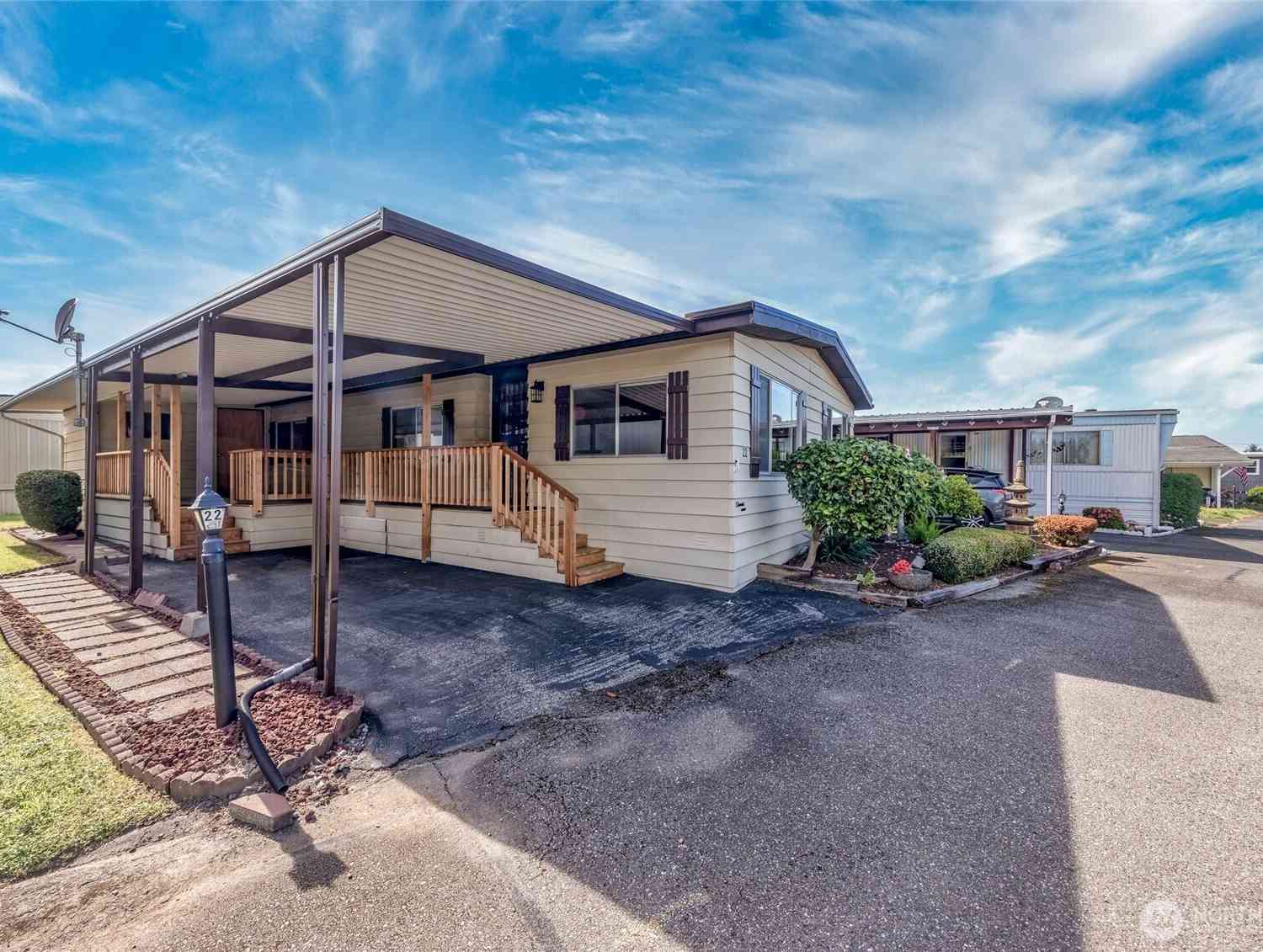 Mobile Home For Sale - 18501 52nd Avenue #22<br/> Lynnwood, WA 98037
