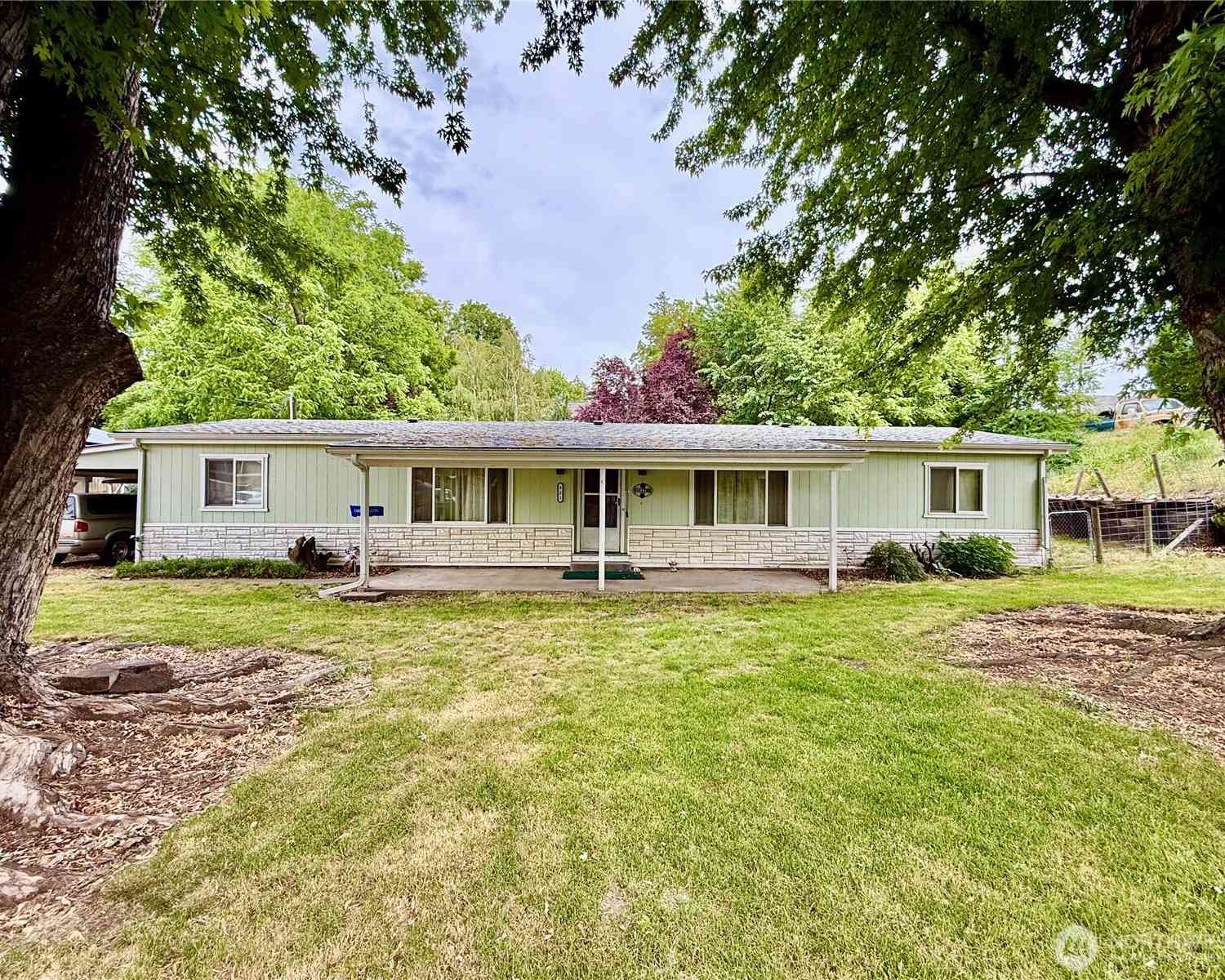 Mobile Home For Sale - 321 Bruce Street<br/> Waitsburg, WA 99361