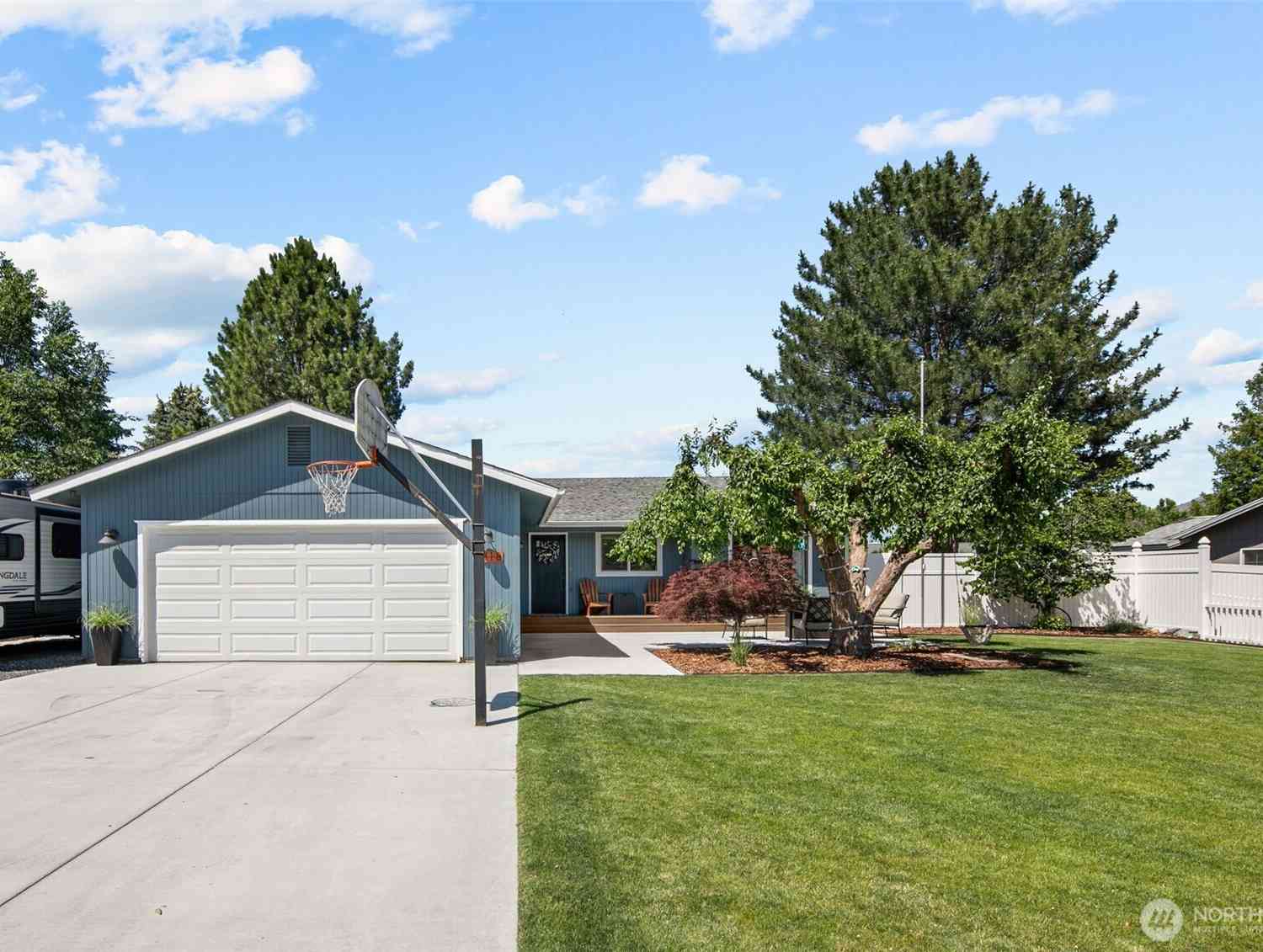 Homes For Sale - 1318 Welch Avenue<br/> Wenatchee, WA 98801