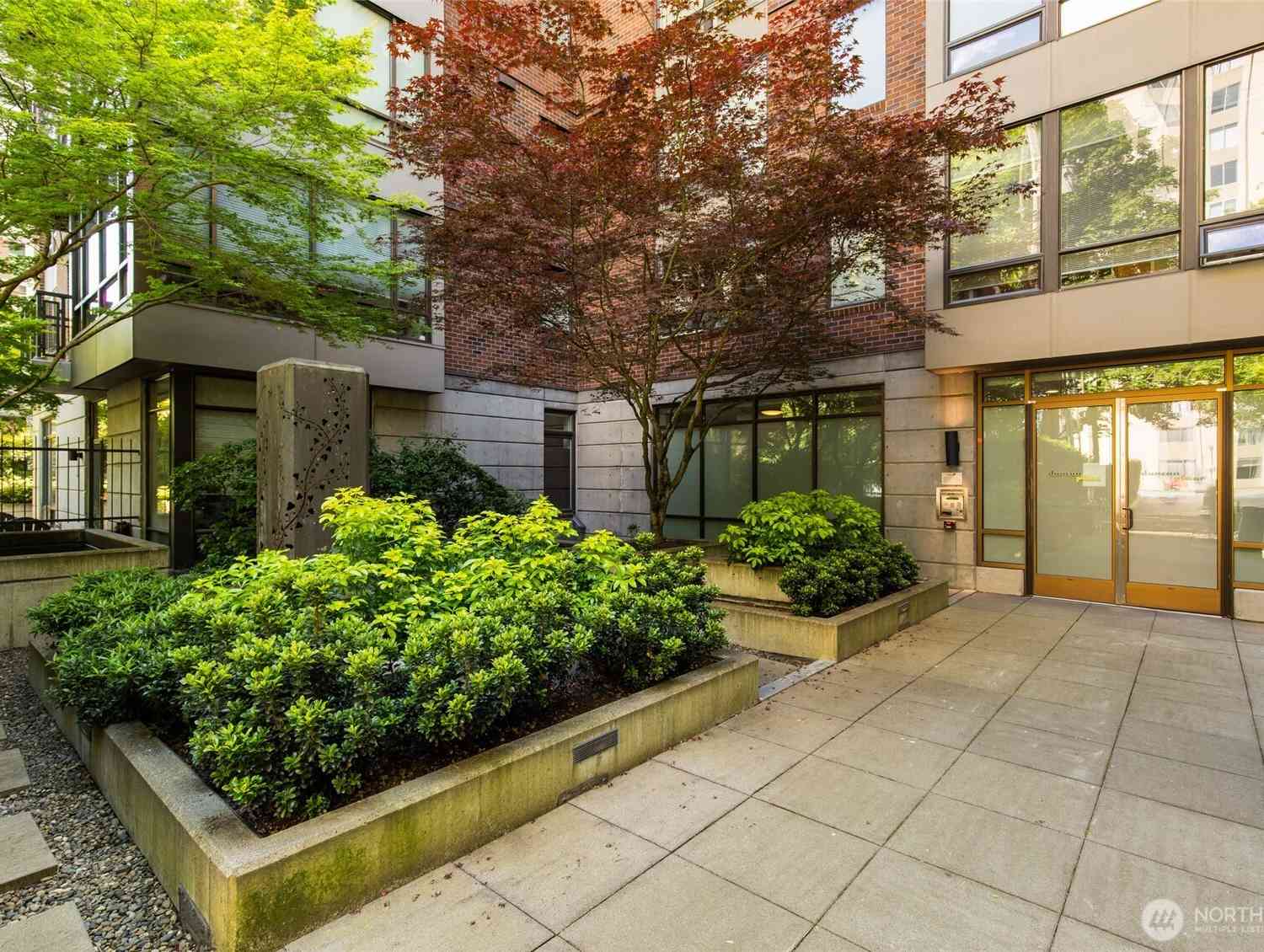 Condo For Sale - 4547 8th Avenue #310<br/> Seattle, WA 98105