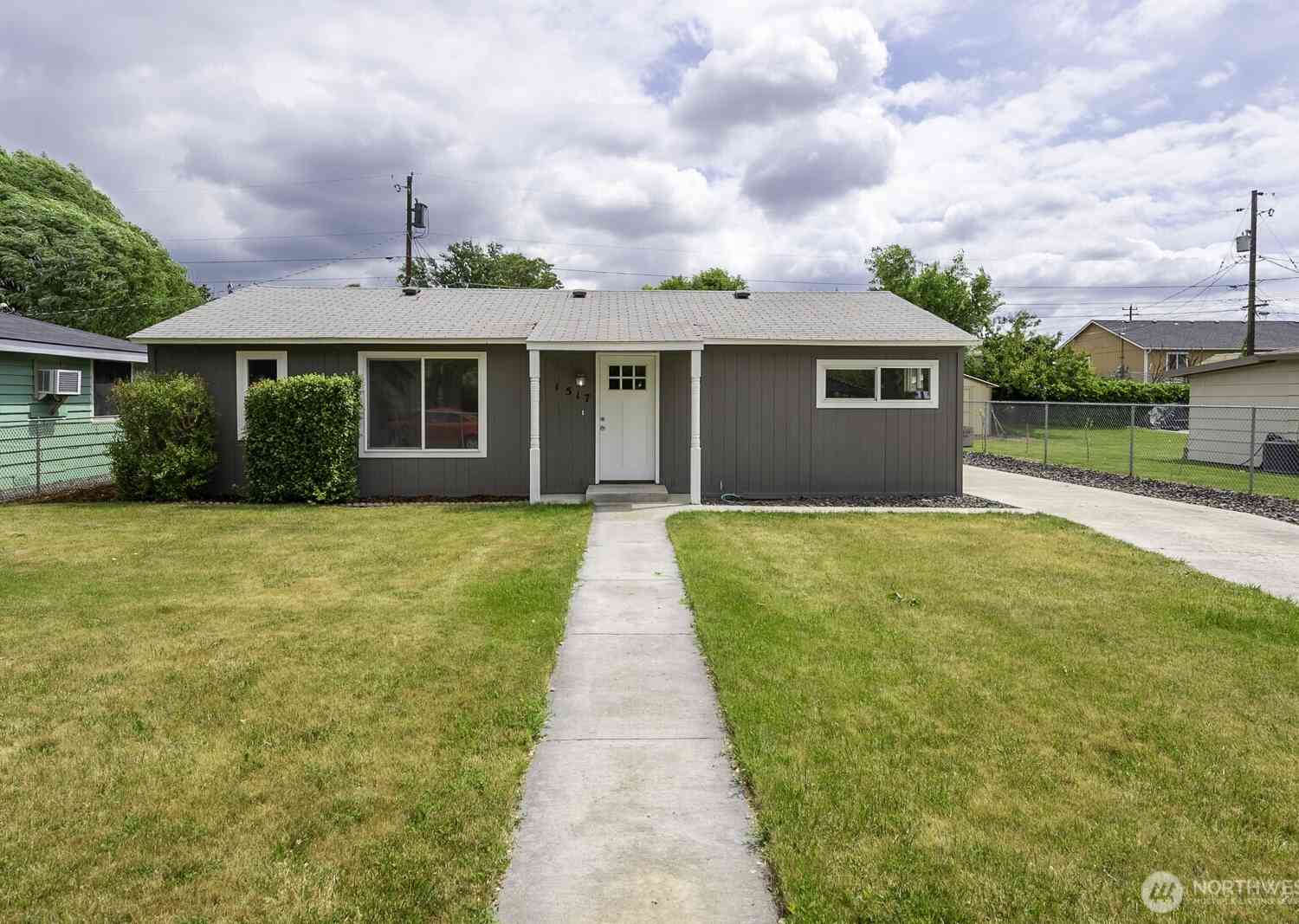 Homes For Sale - 1517 N Mary Street<br/> Grant County, Moses Lake, WA 98837