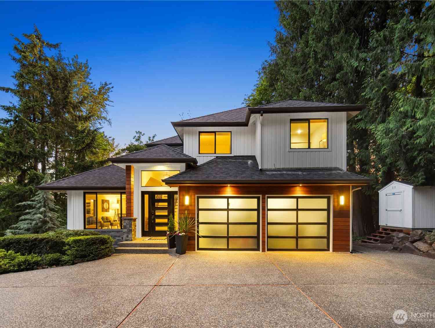 Homes For Sale - 2801 198th Avenue<br/> Sammamish, WA 98075